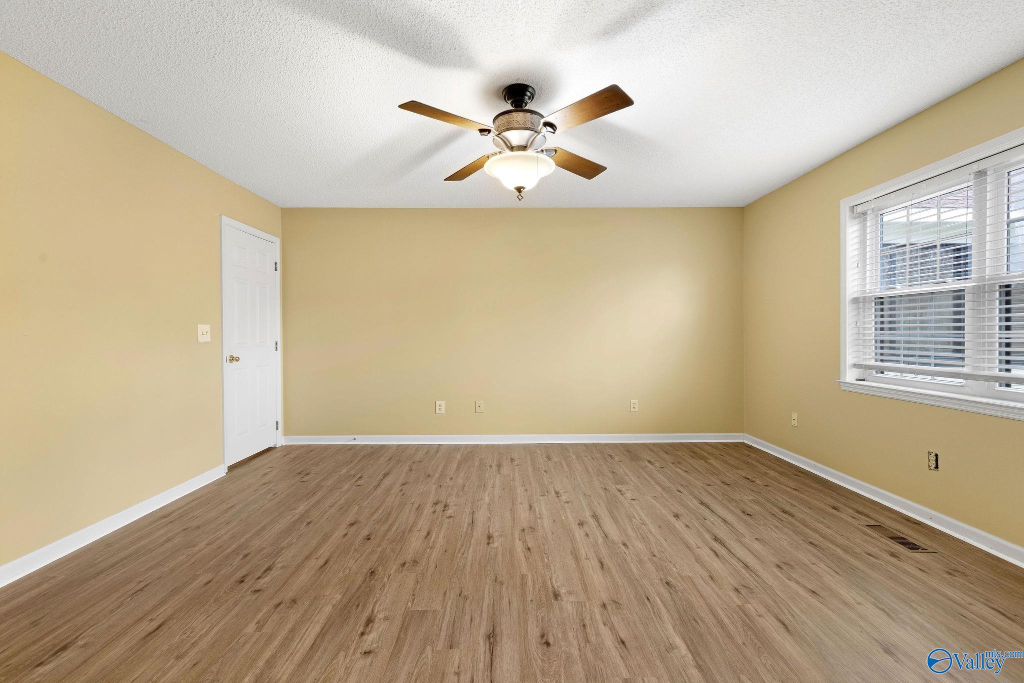 900 Section Line Road