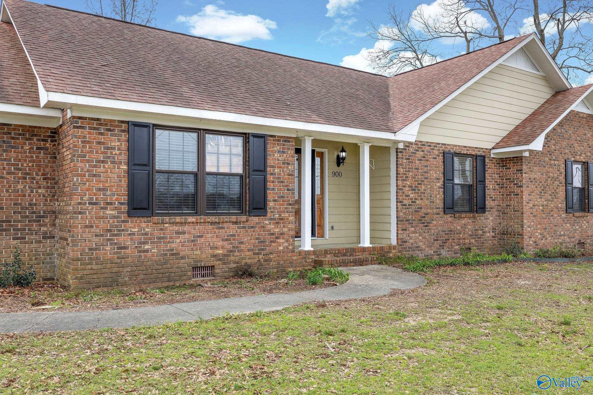 900 Section Line Road