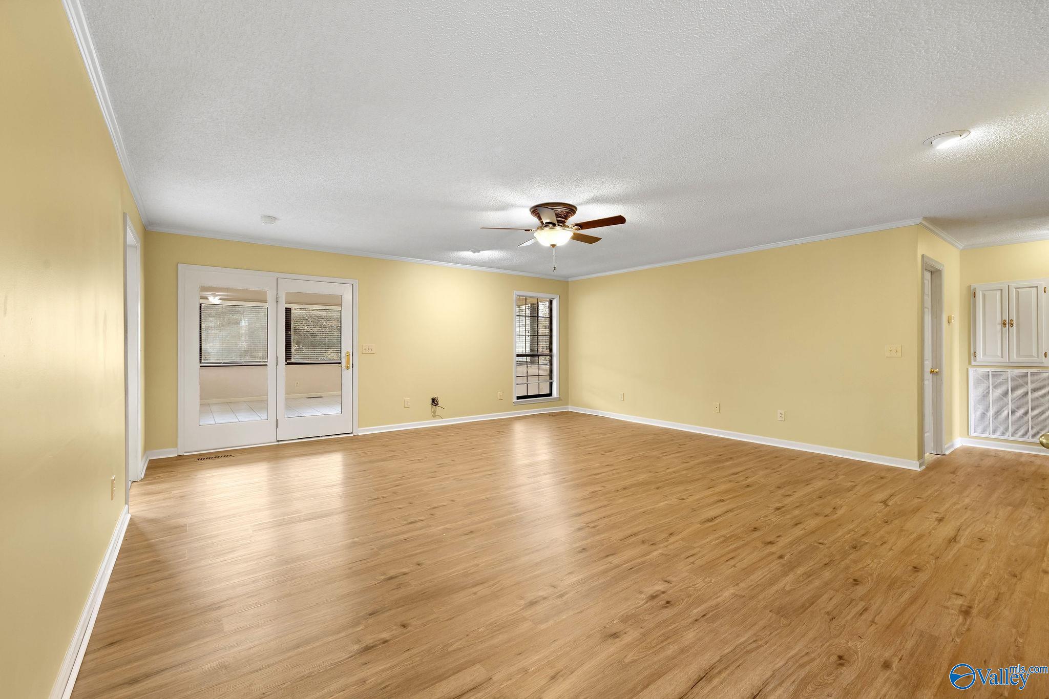 900 Section Line Road