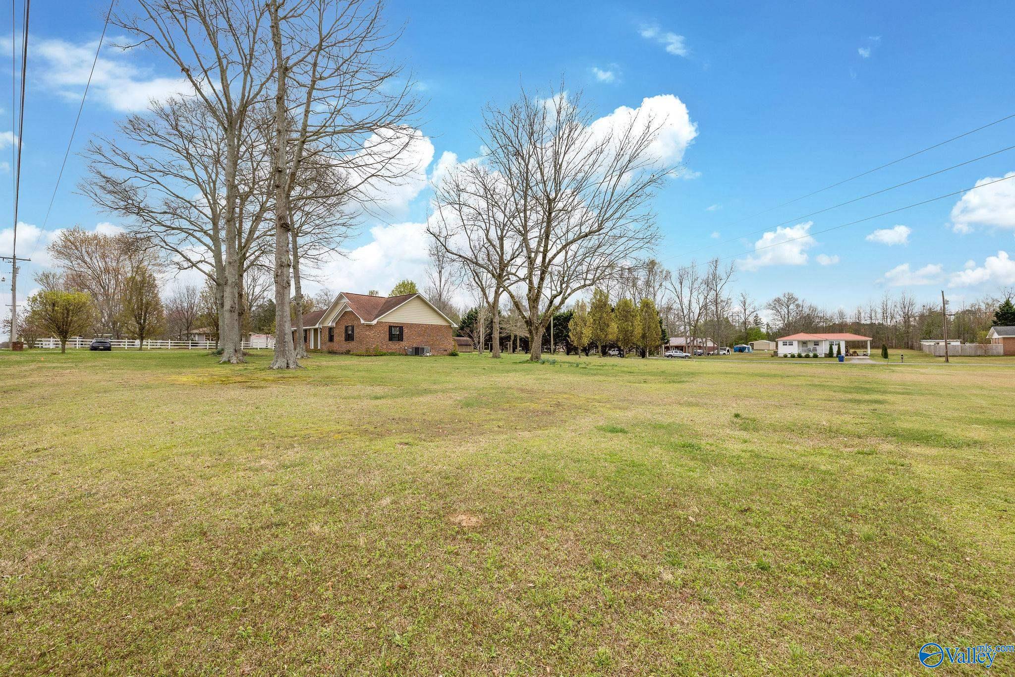 900 Section Line Road