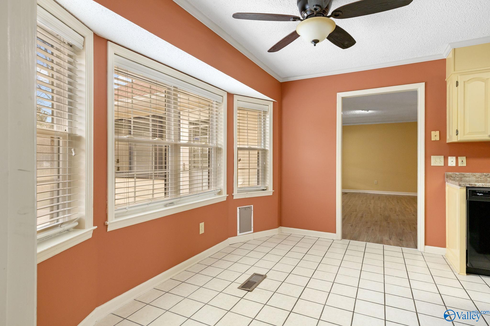 900 Section Line Road