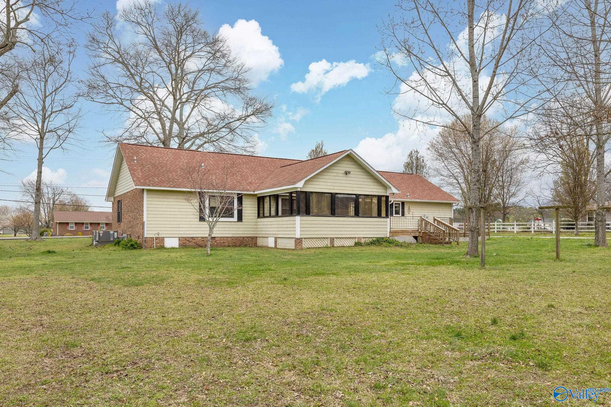 900 Section Line Road