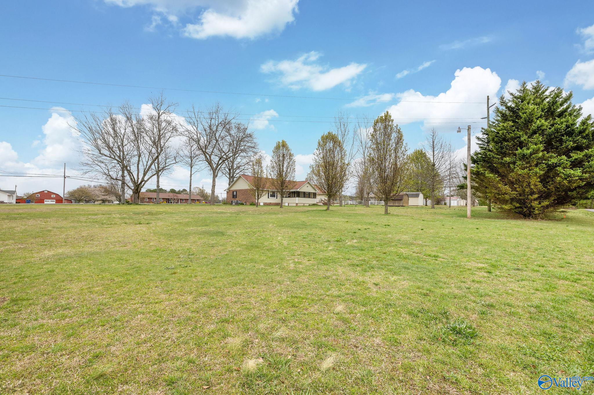 900 Section Line Road