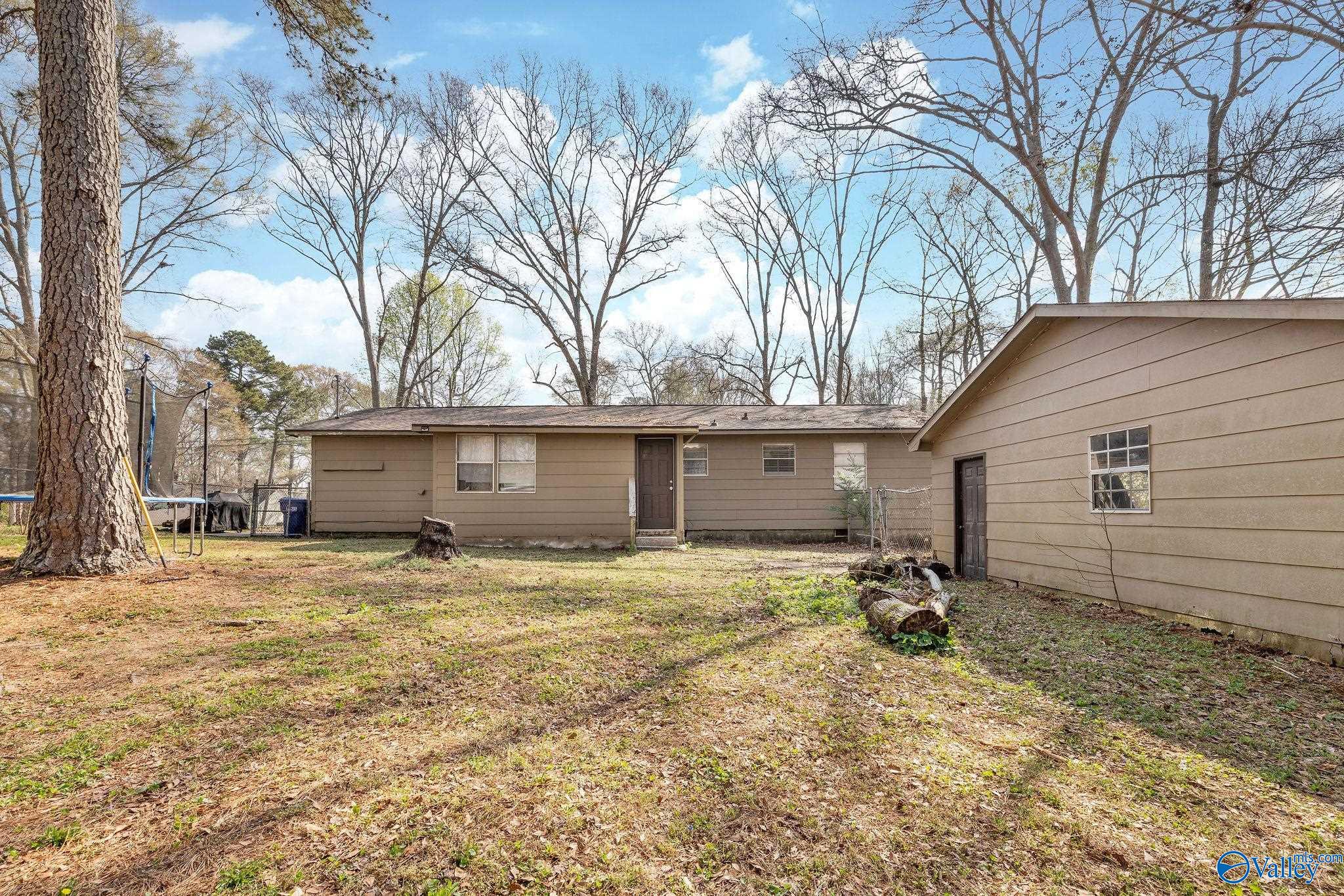 80 Pine Lane