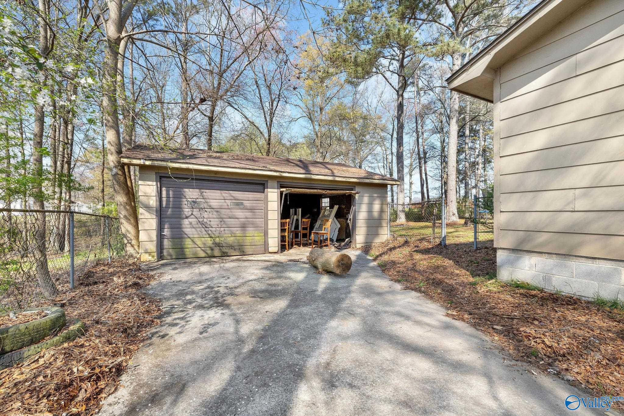 80 Pine Lane