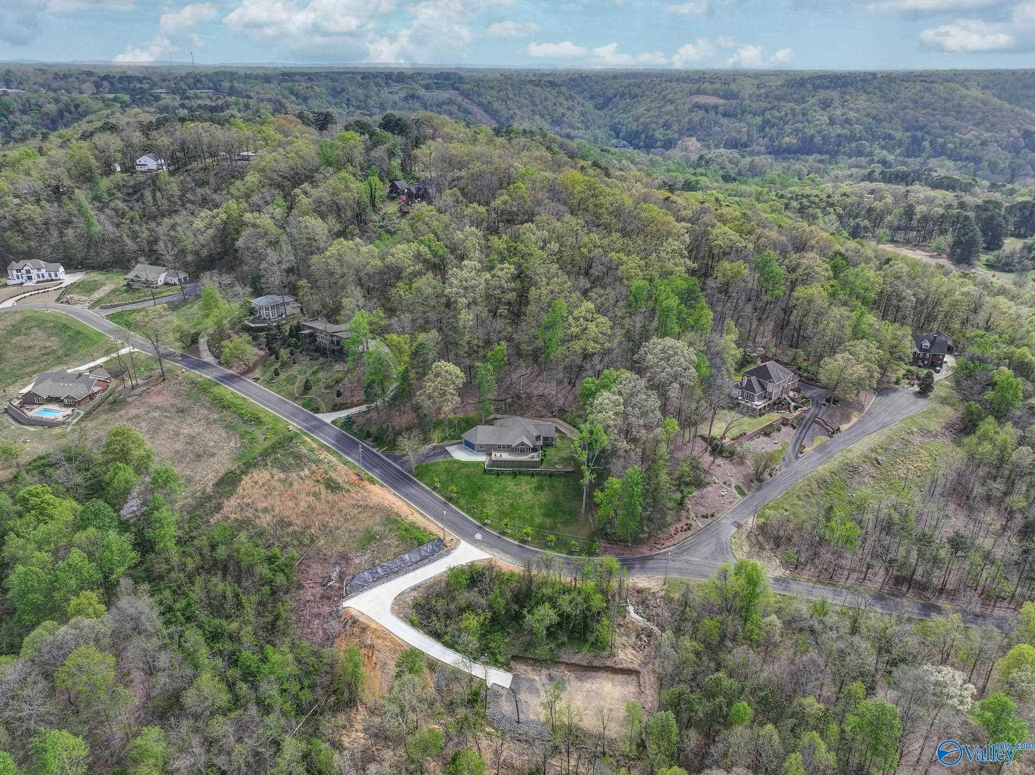 3018 Woodvue Road