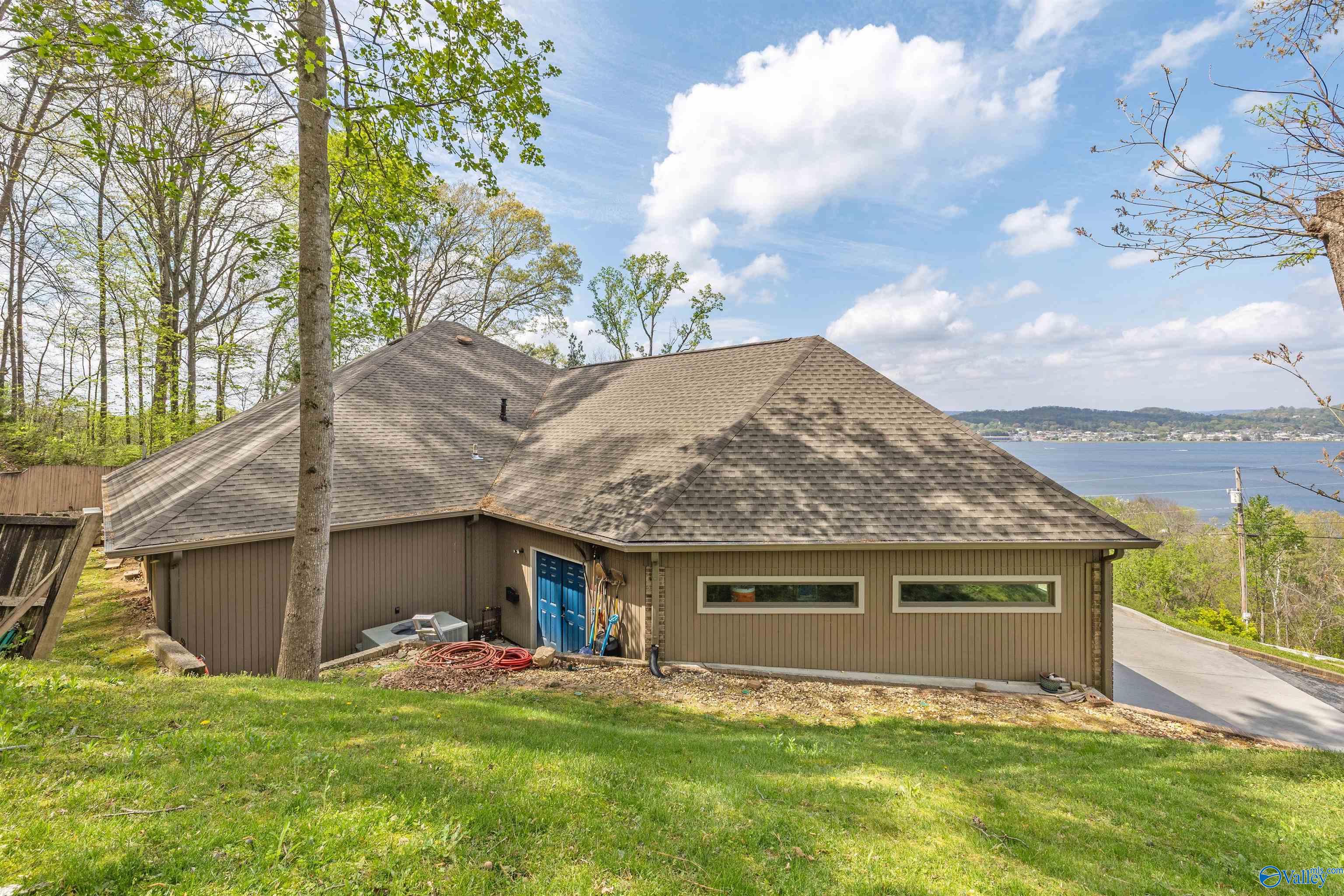 3018 Woodvue Road