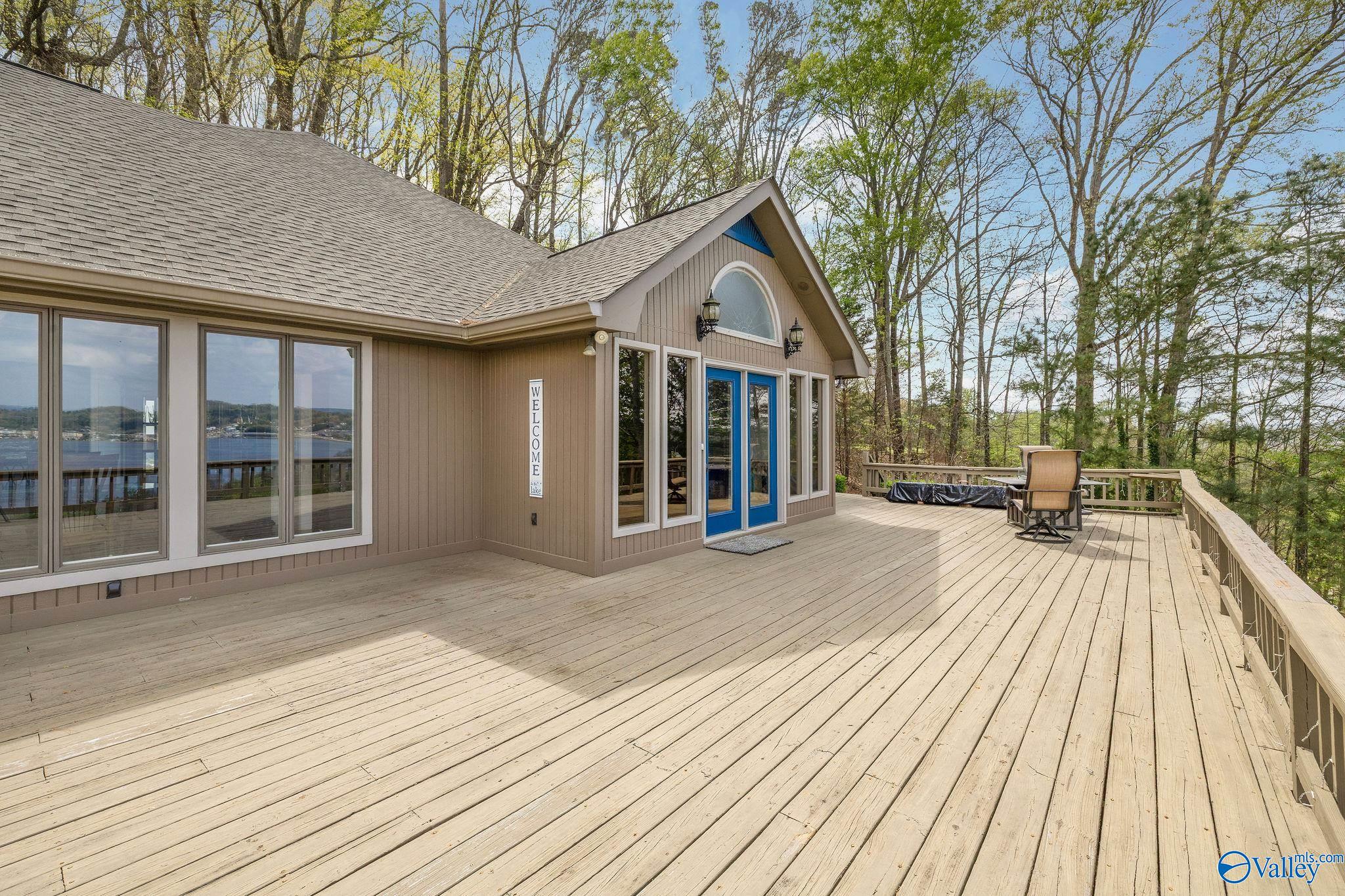 3018 Woodvue Road