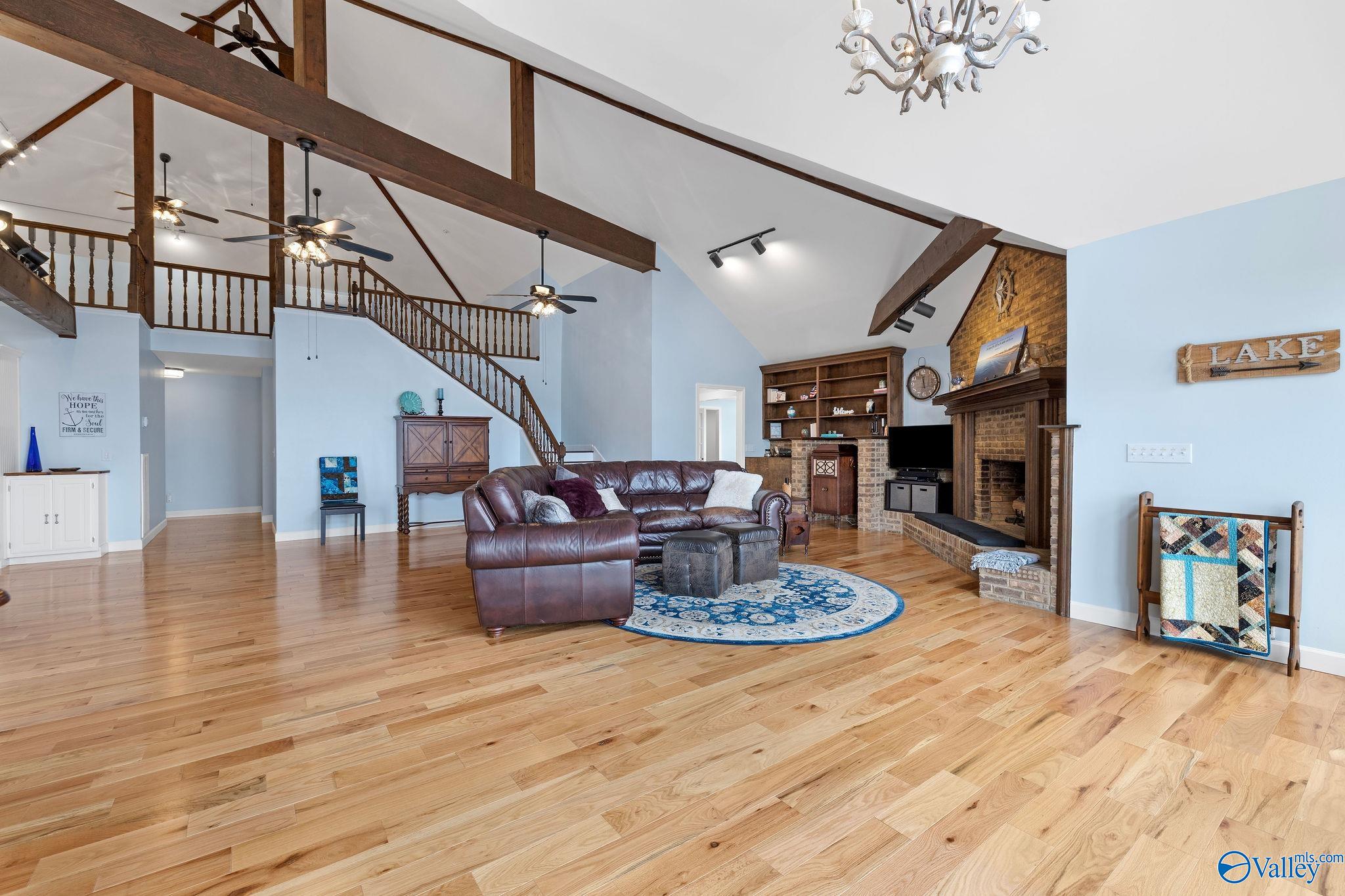 3018 Woodvue Road