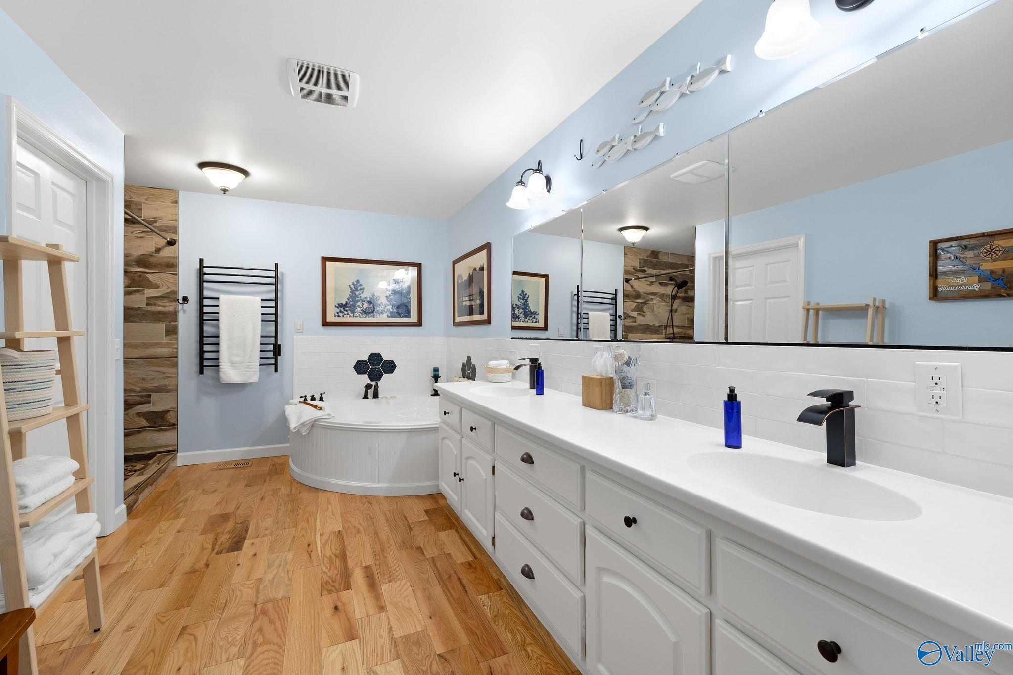 3018 Woodvue Road