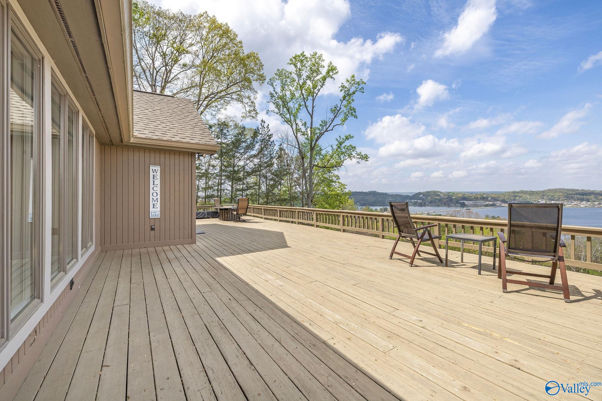 3018 Woodvue Road