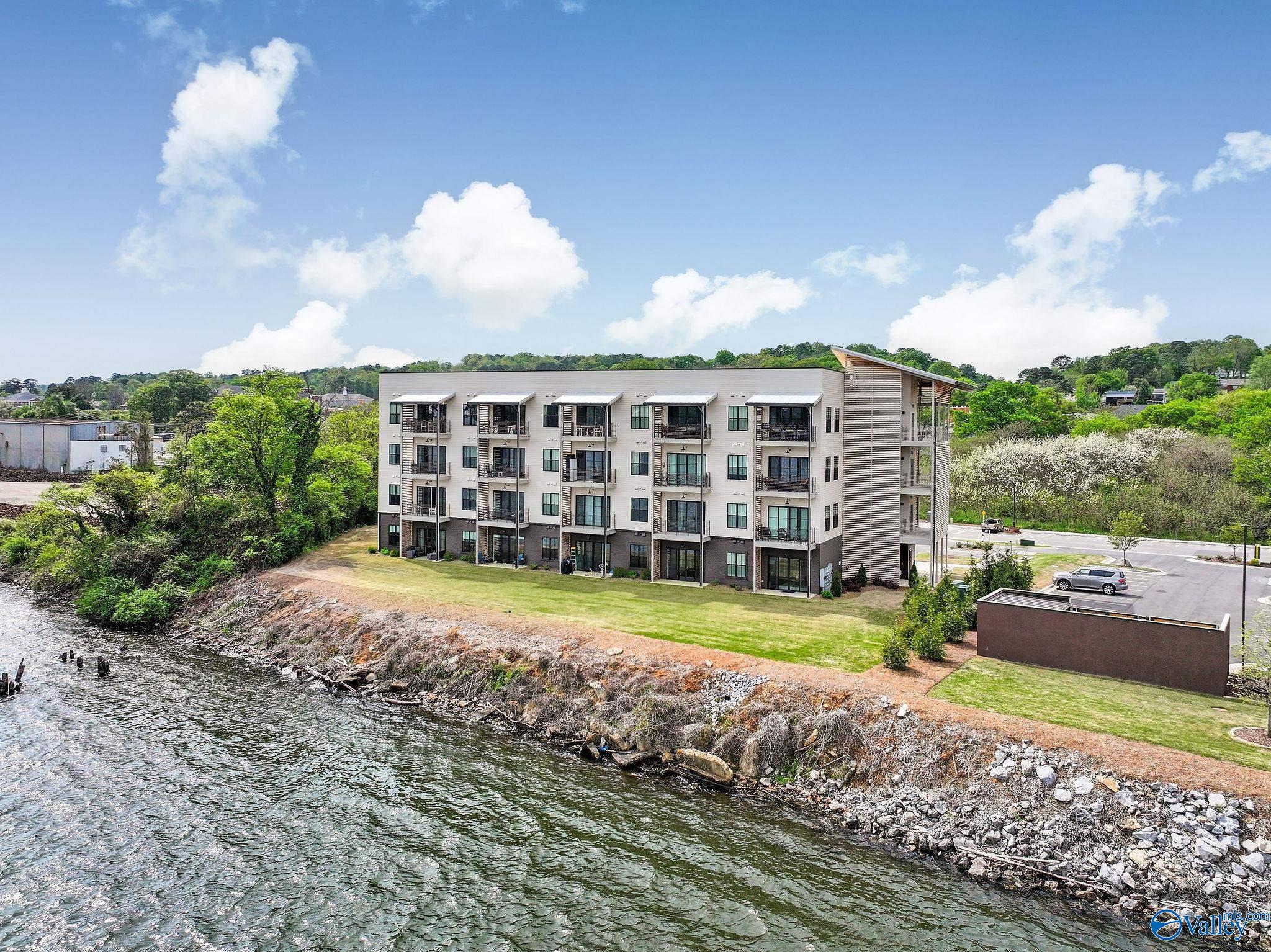 2699 Paddle Wheel Drive # 105