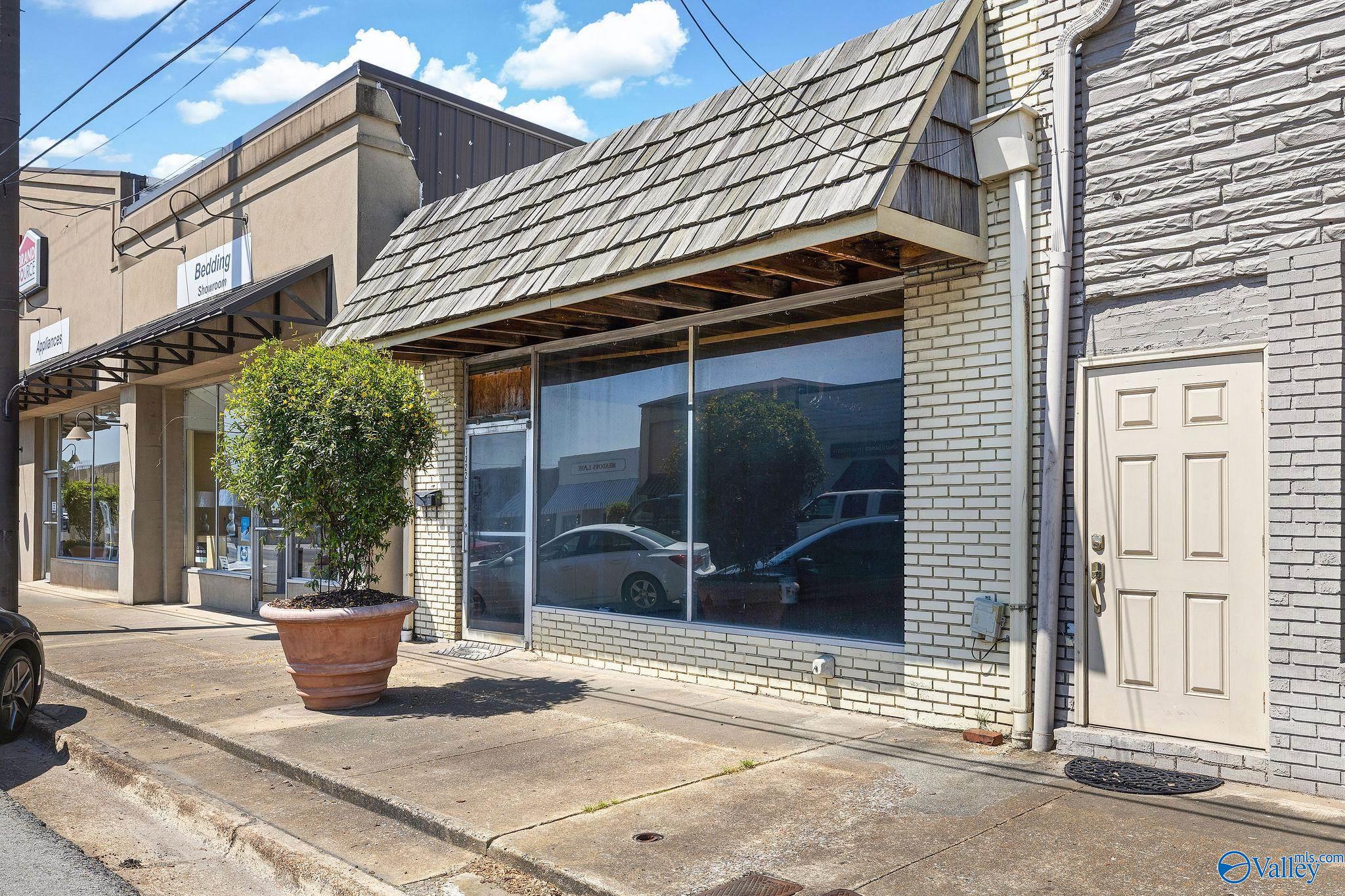 1322 Gunter Avenue