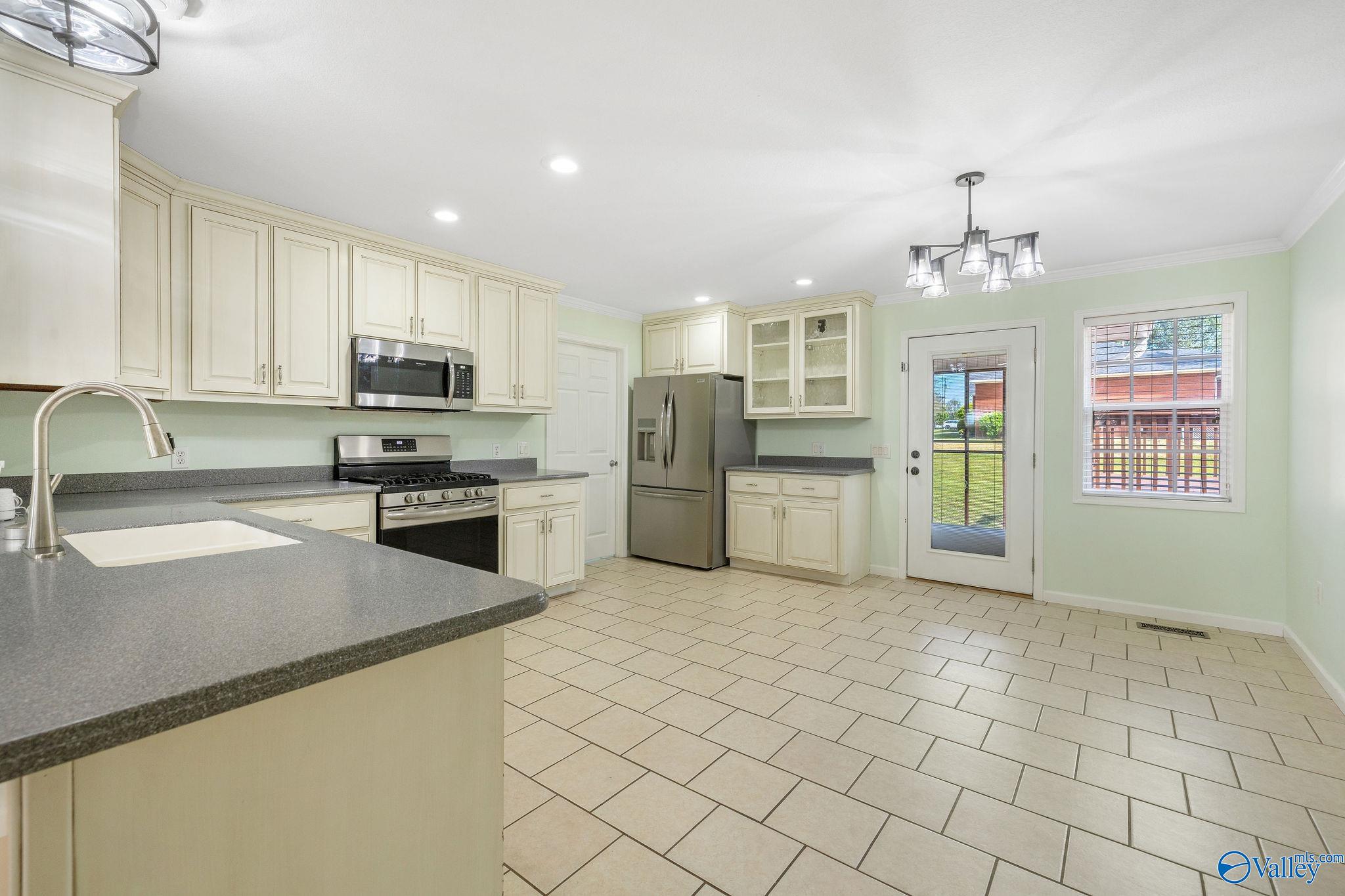 108 Ledbetter Lane