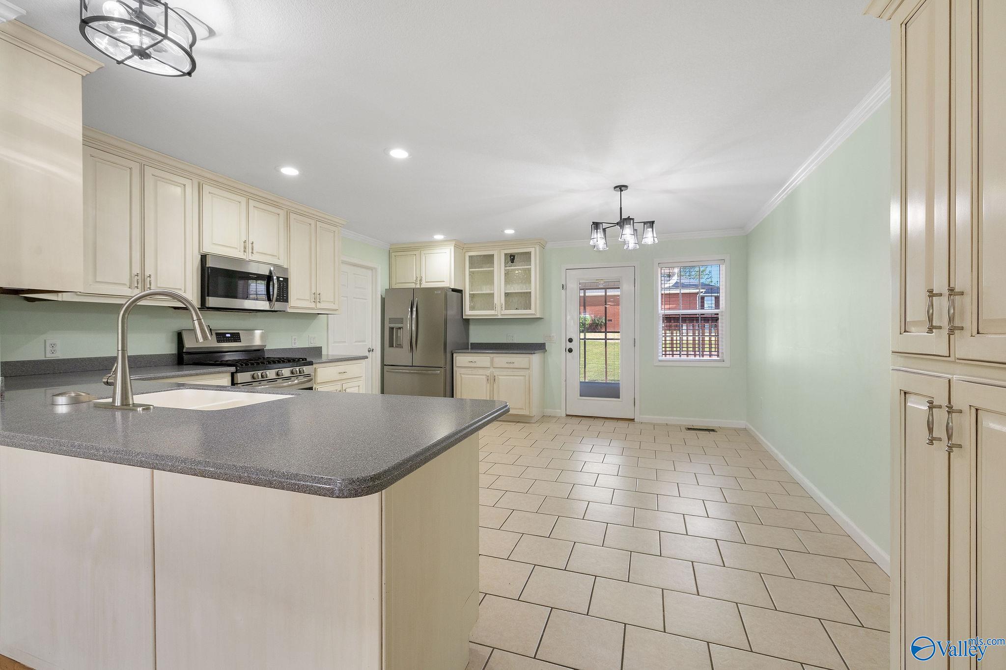 108 Ledbetter Lane