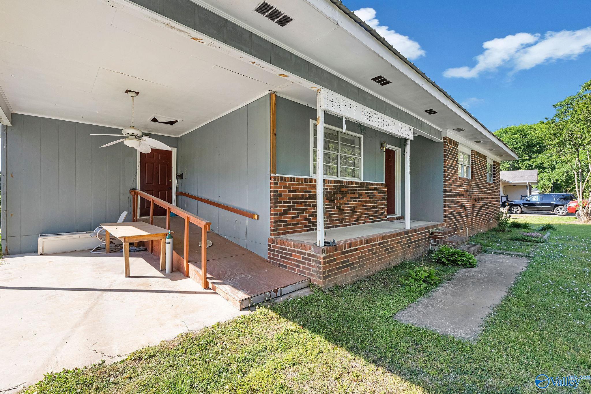 595 N Grand Avenue