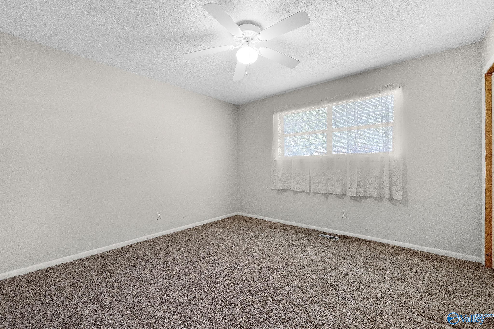 595 N Grand Avenue