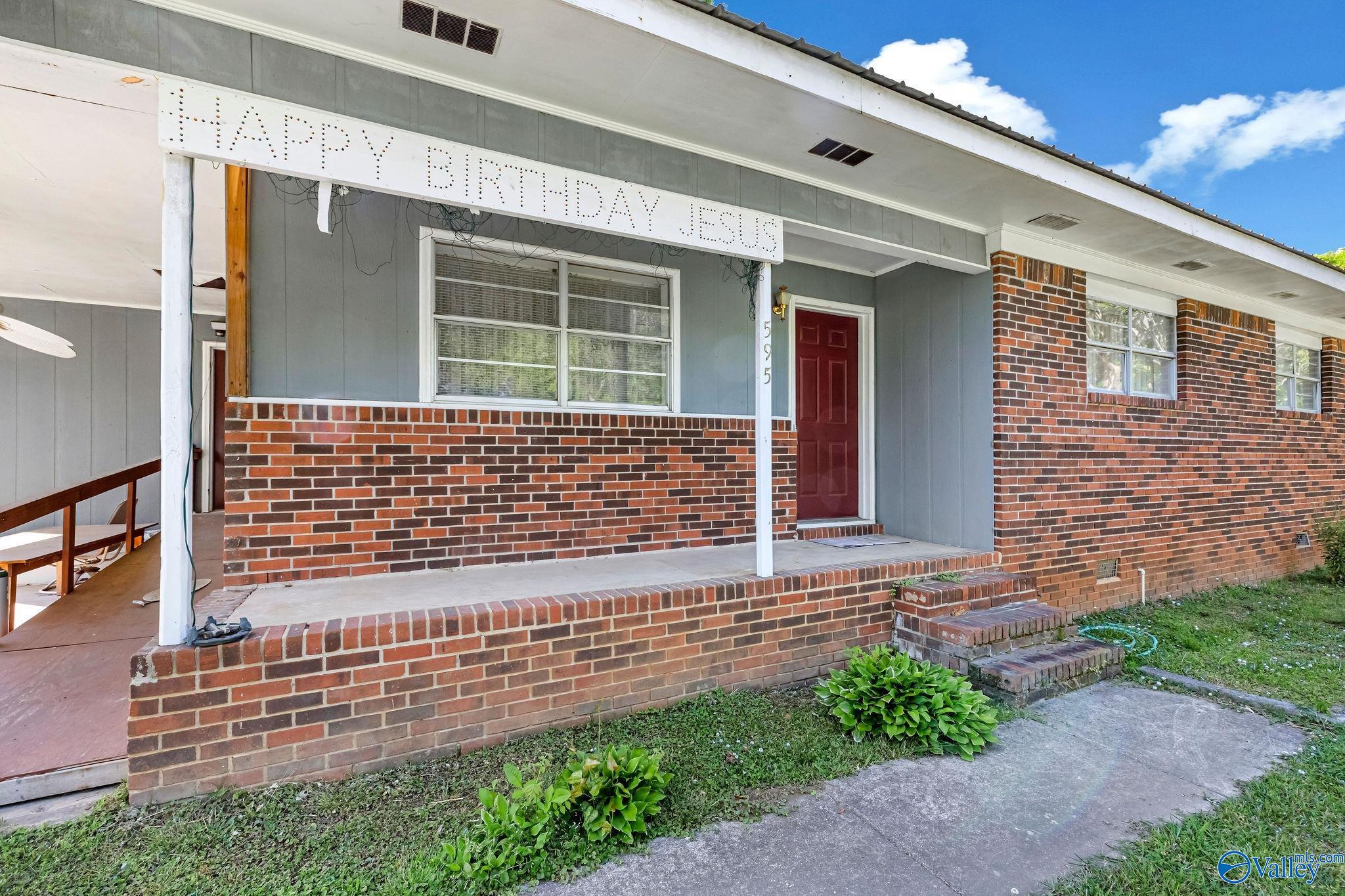 595 N Grand Avenue