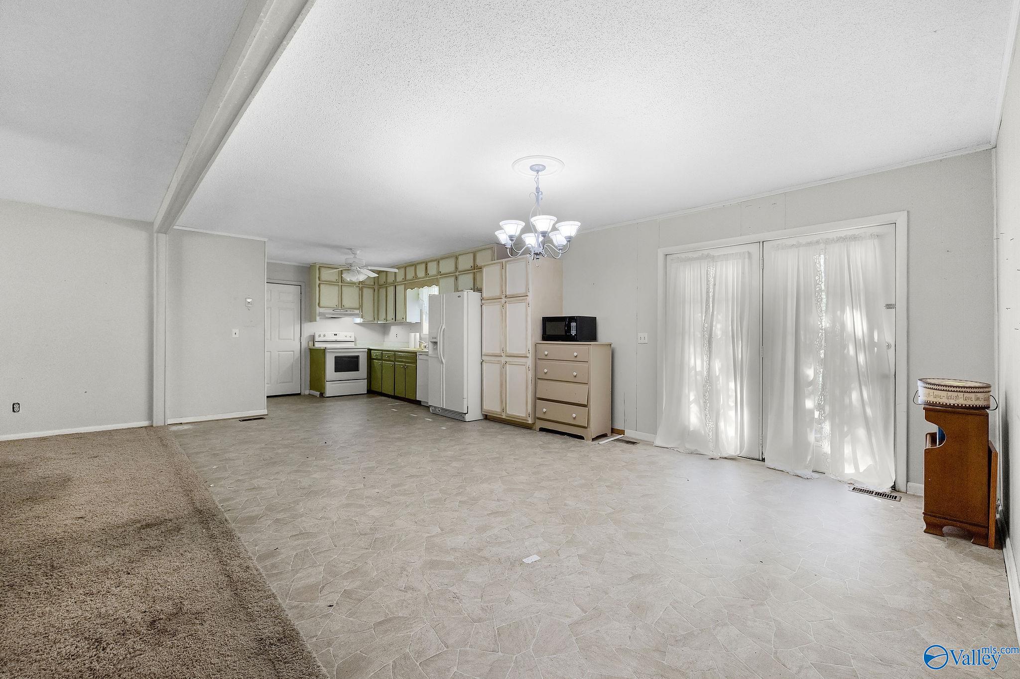 595 N Grand Avenue