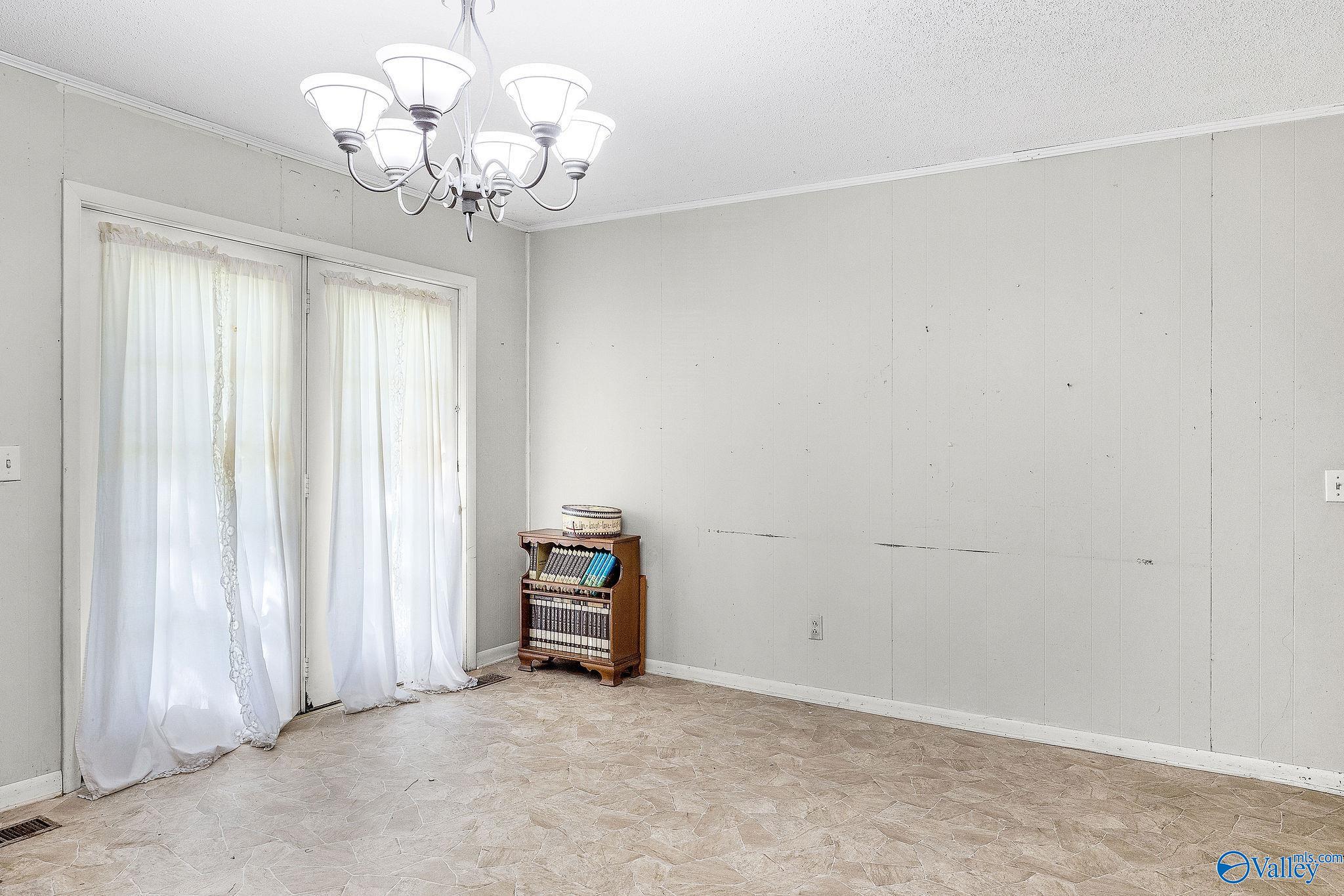 595 N Grand Avenue