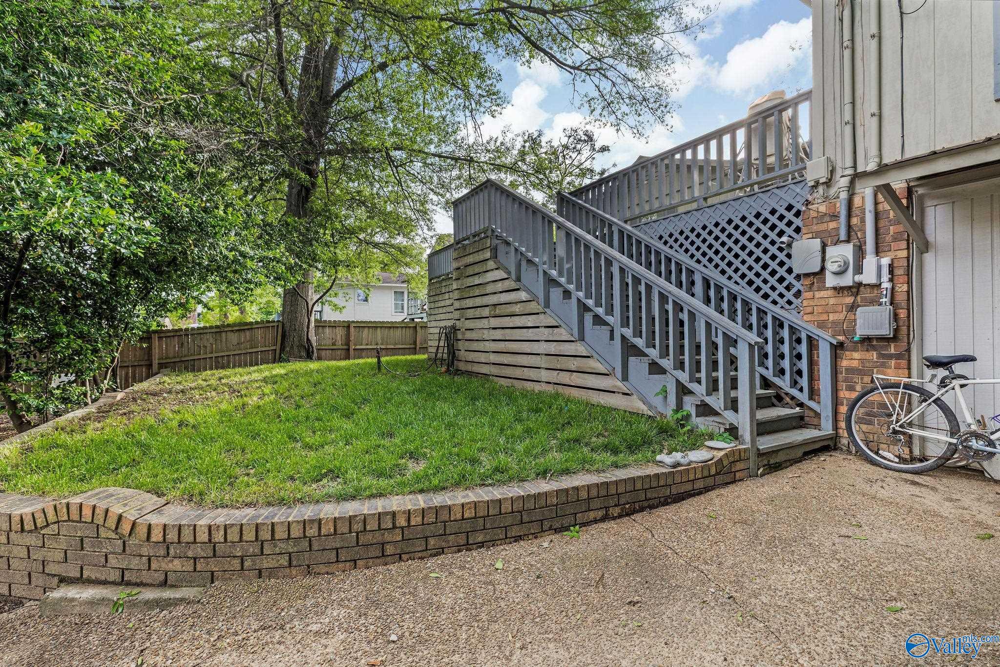 825 Gunter Avenue