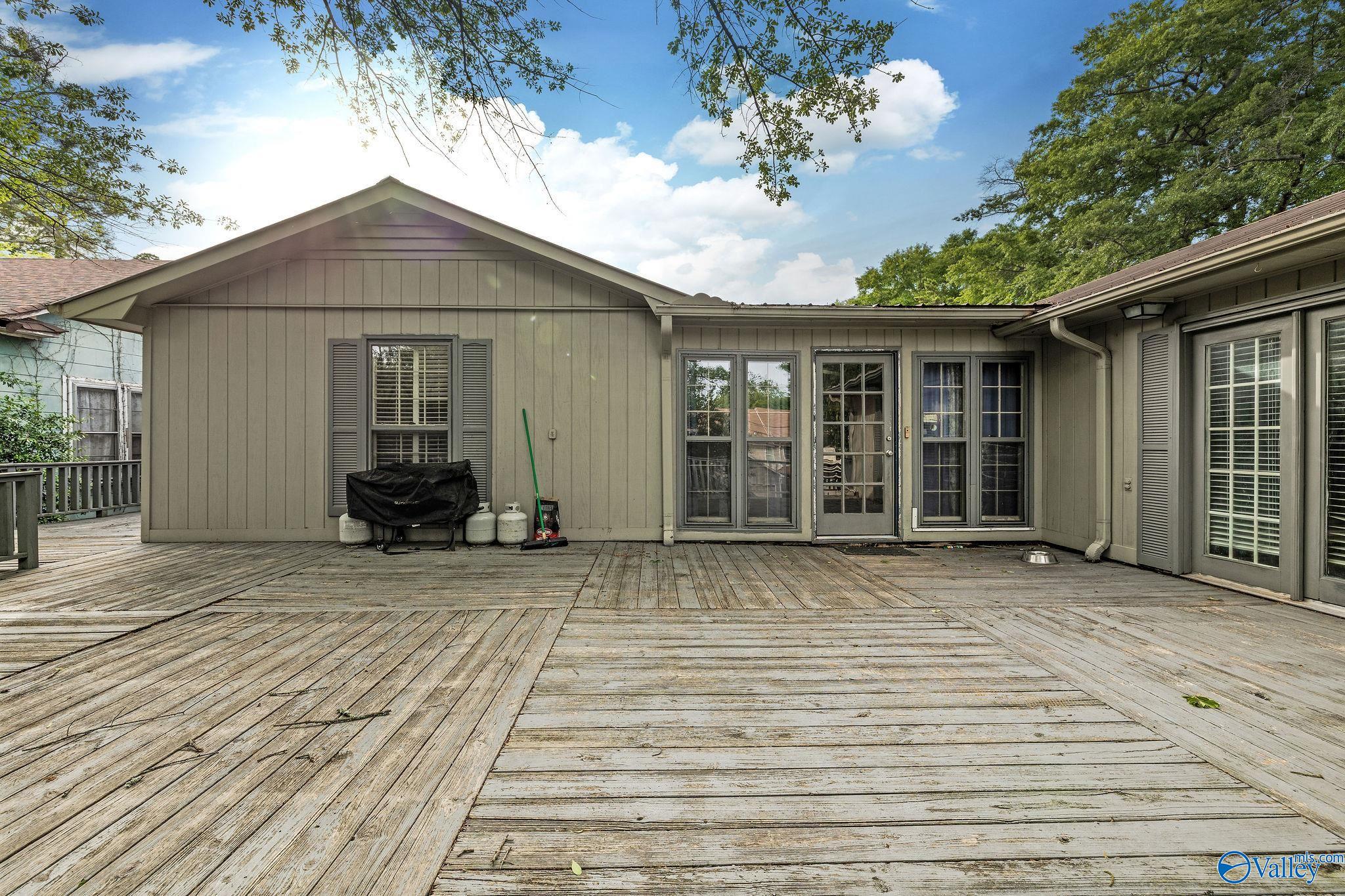 825 Gunter Avenue