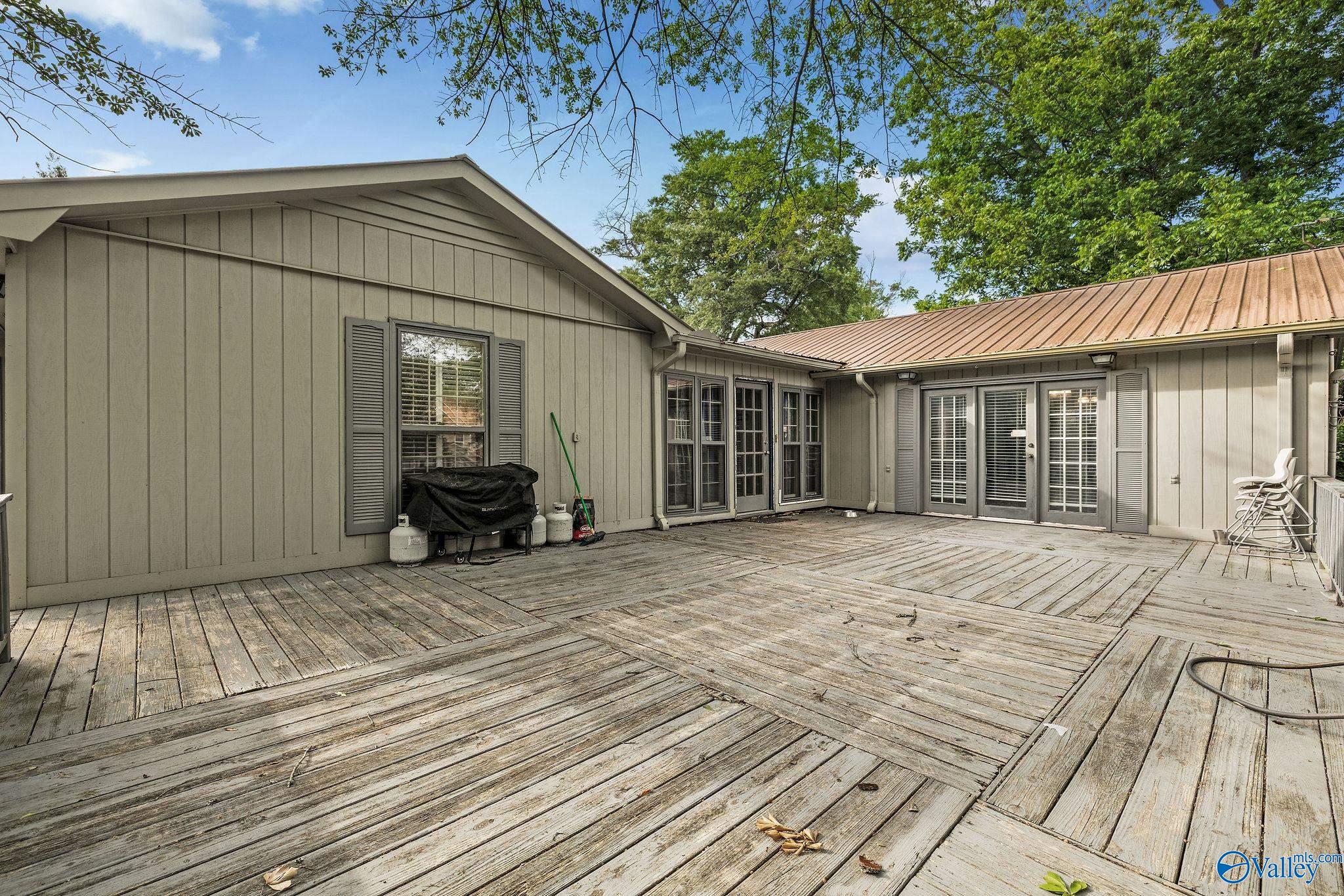 825 Gunter Avenue