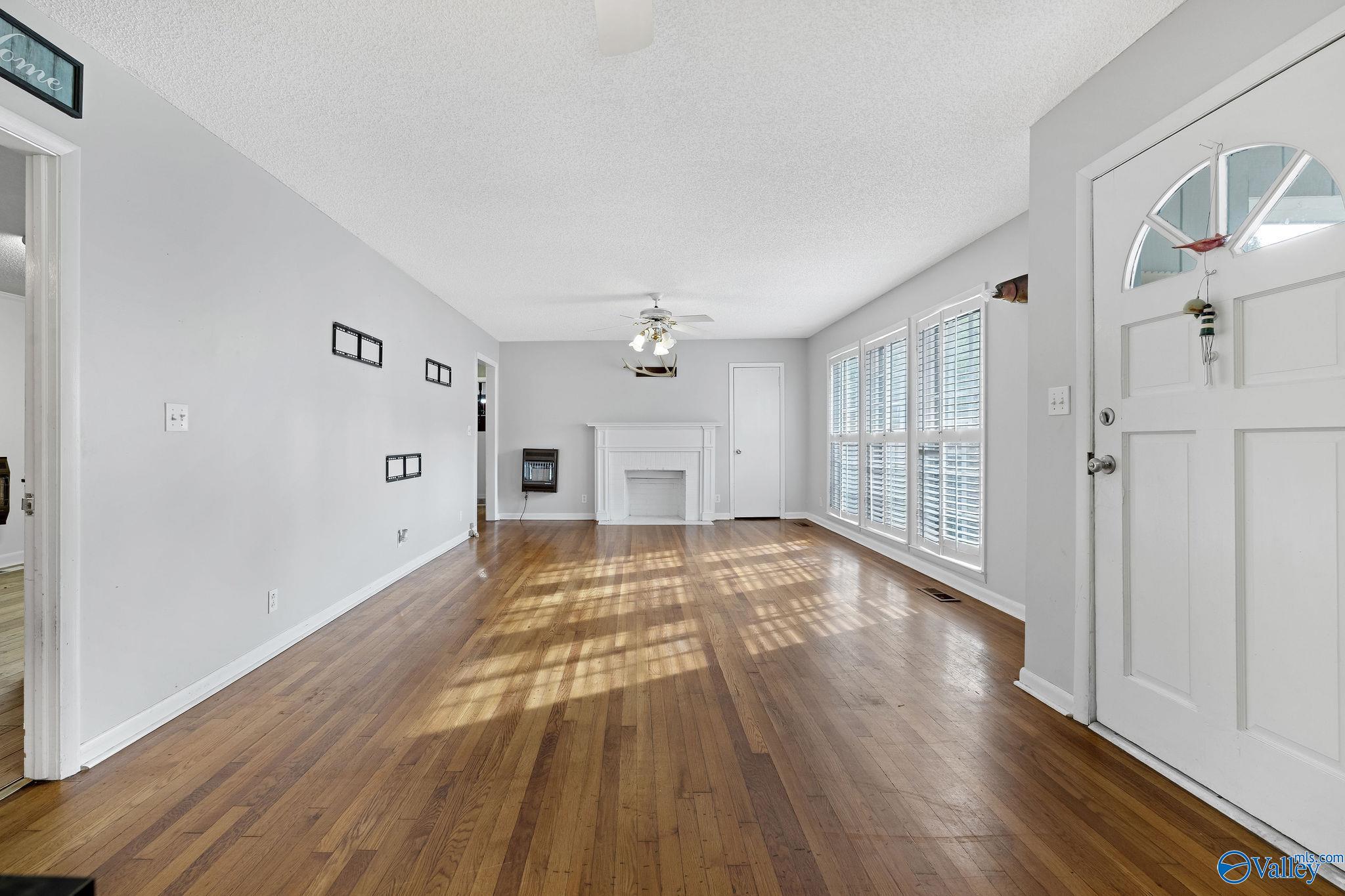 825 Gunter Avenue
