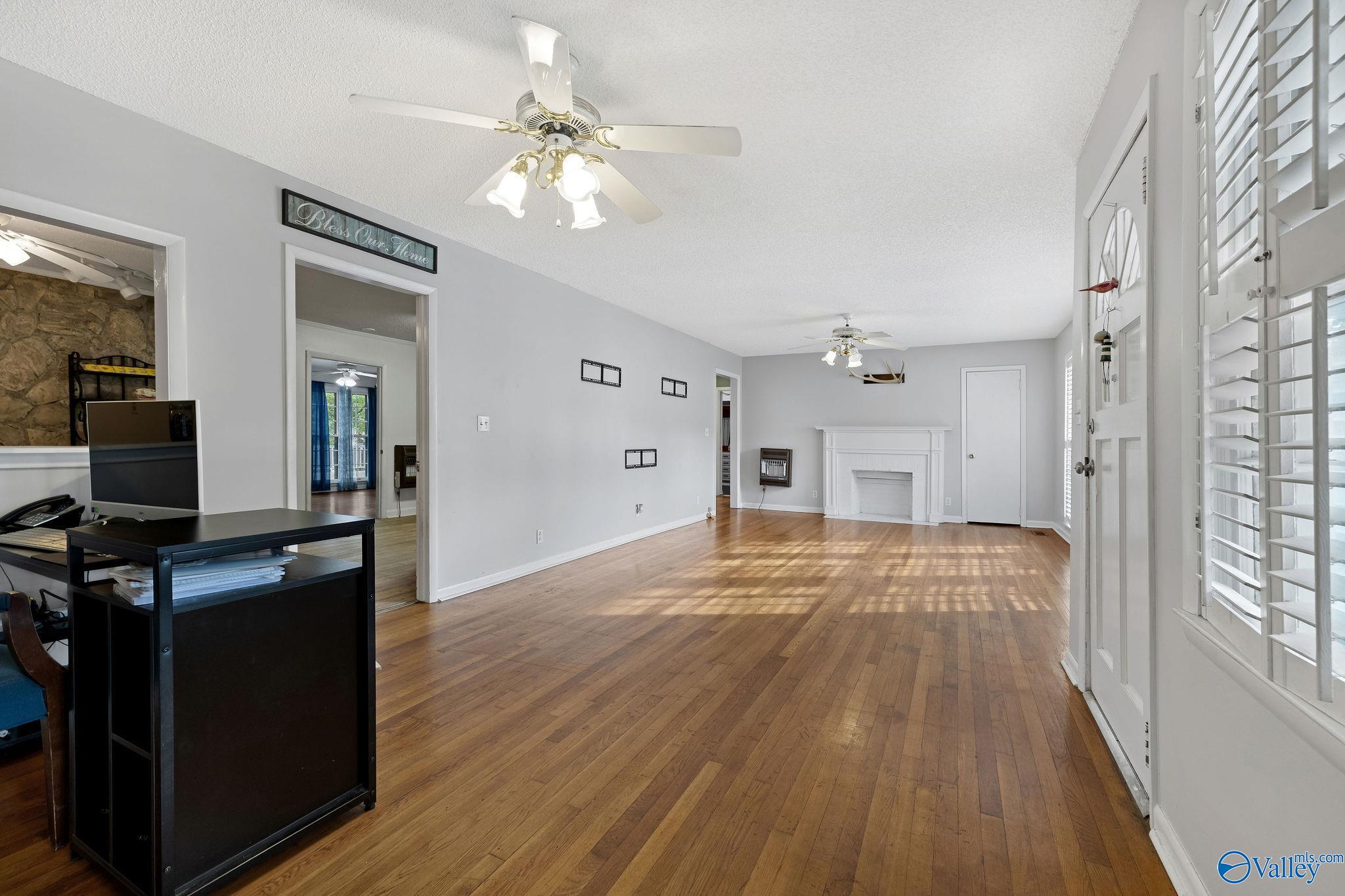 825 Gunter Avenue