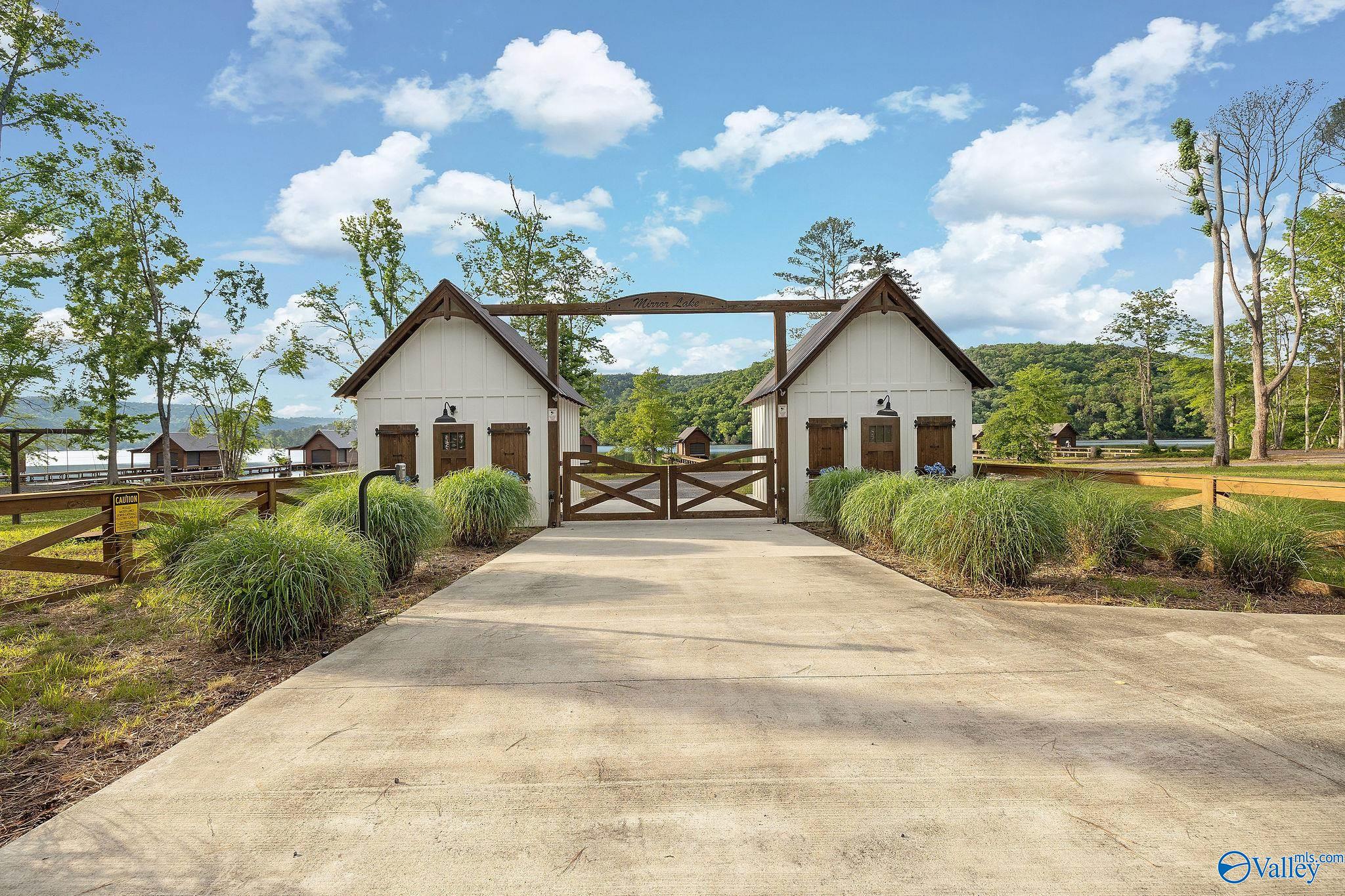 25900 US Highway 431