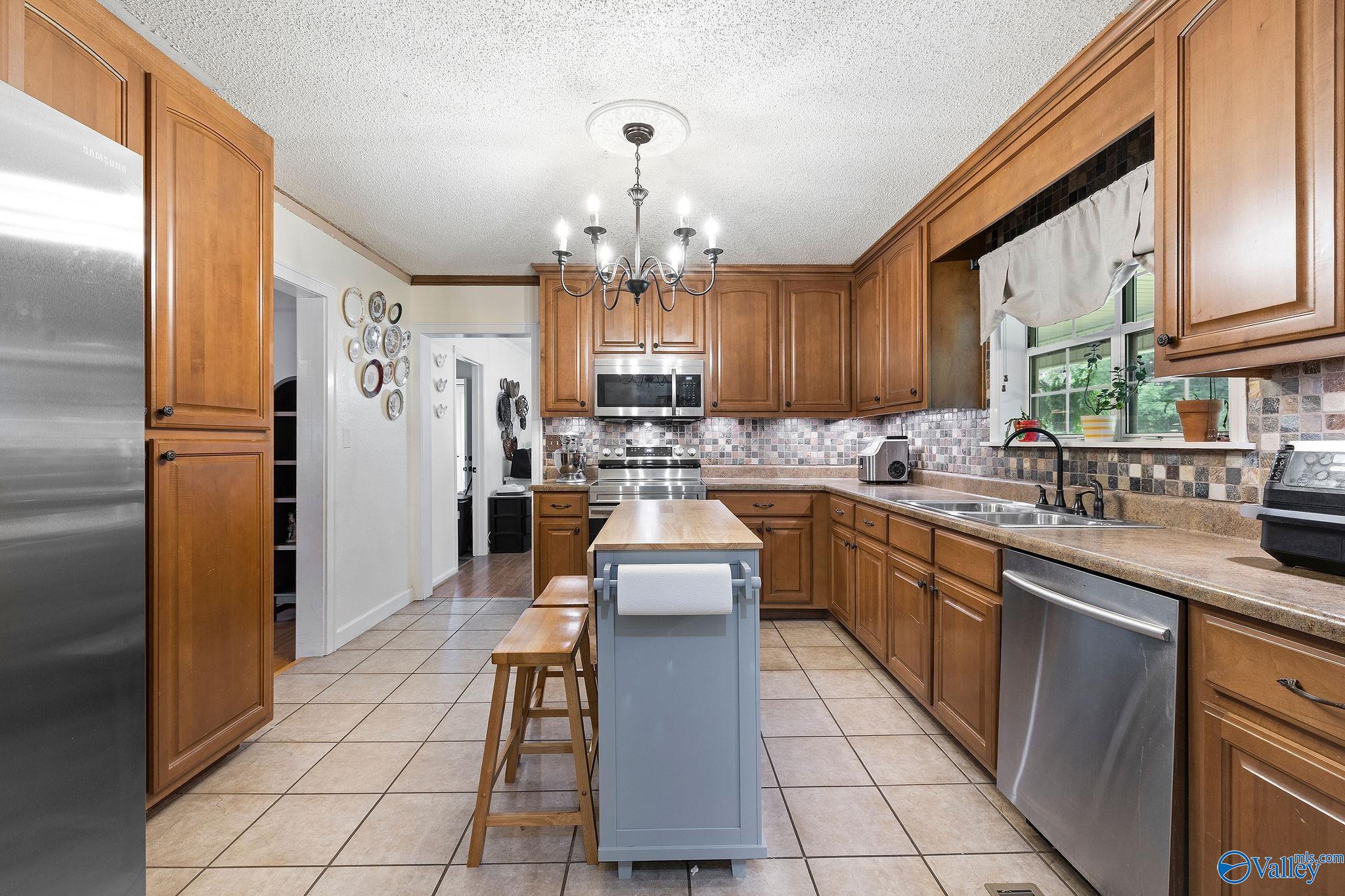 565 Buchanan Road
