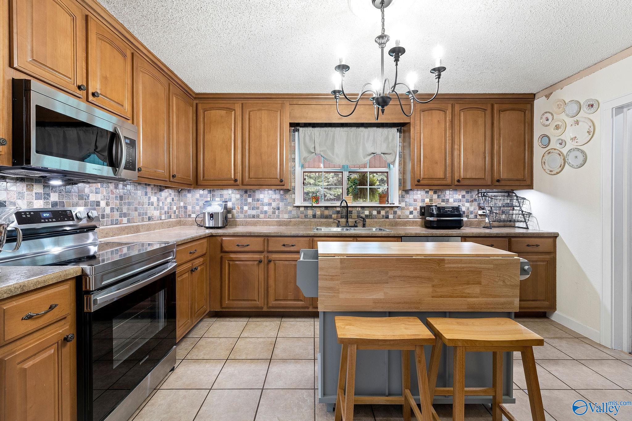565 Buchanan Road