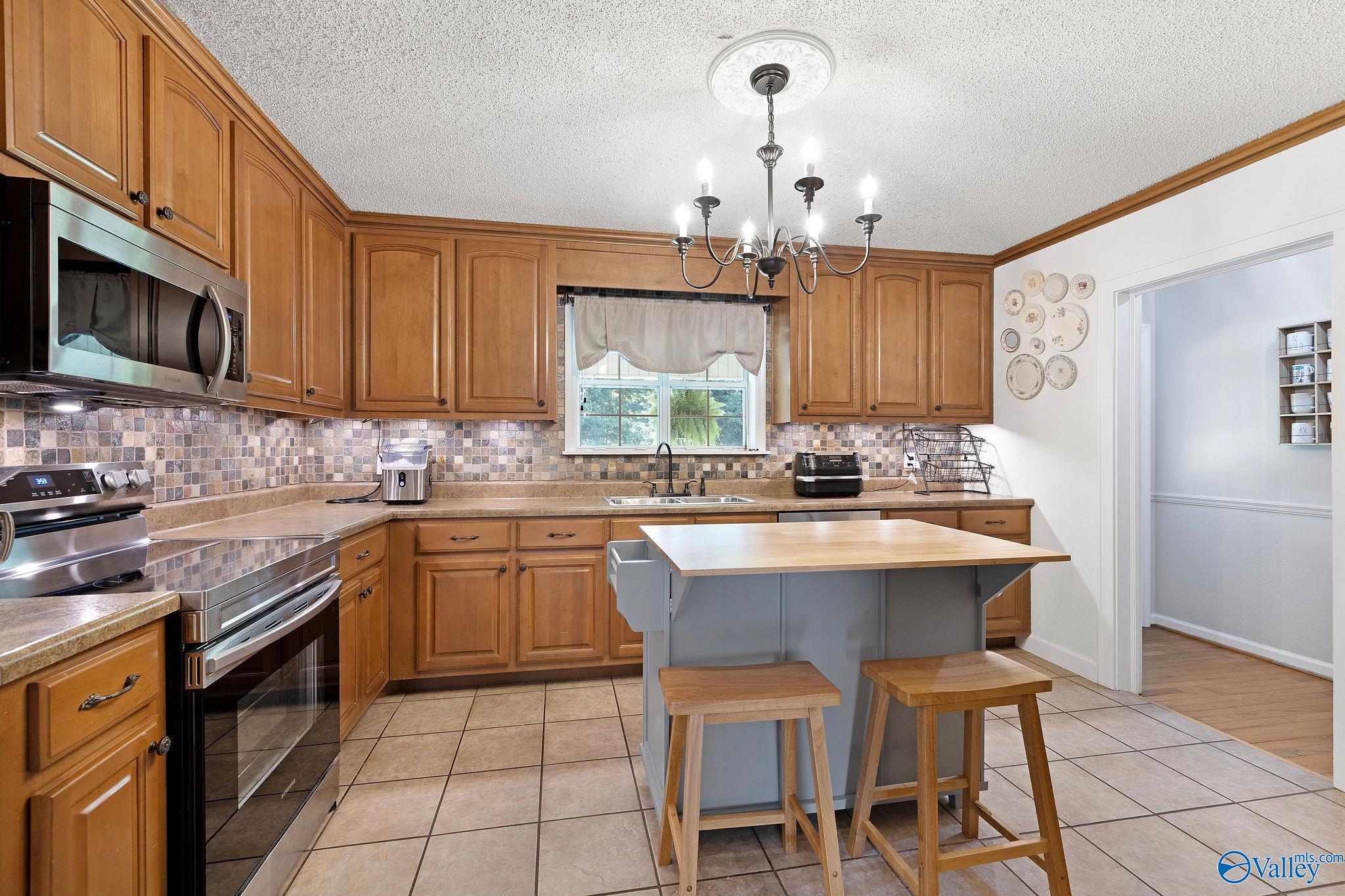 565 Buchanan Road
