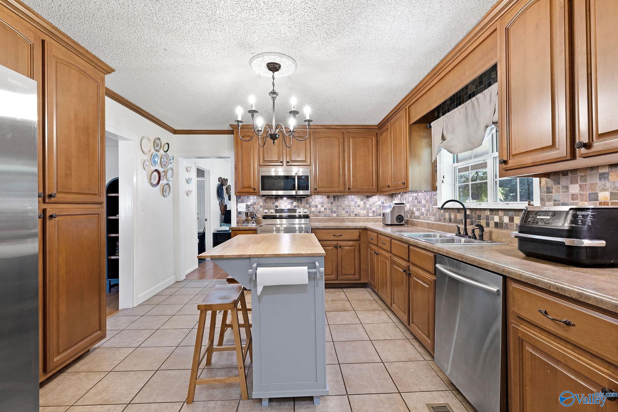 565 Buchanan Road