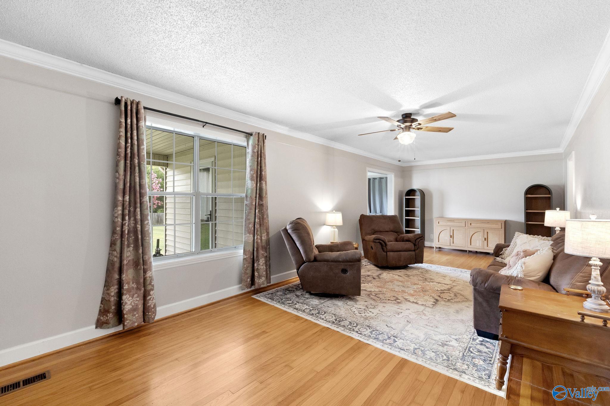 565 Buchanan Road
