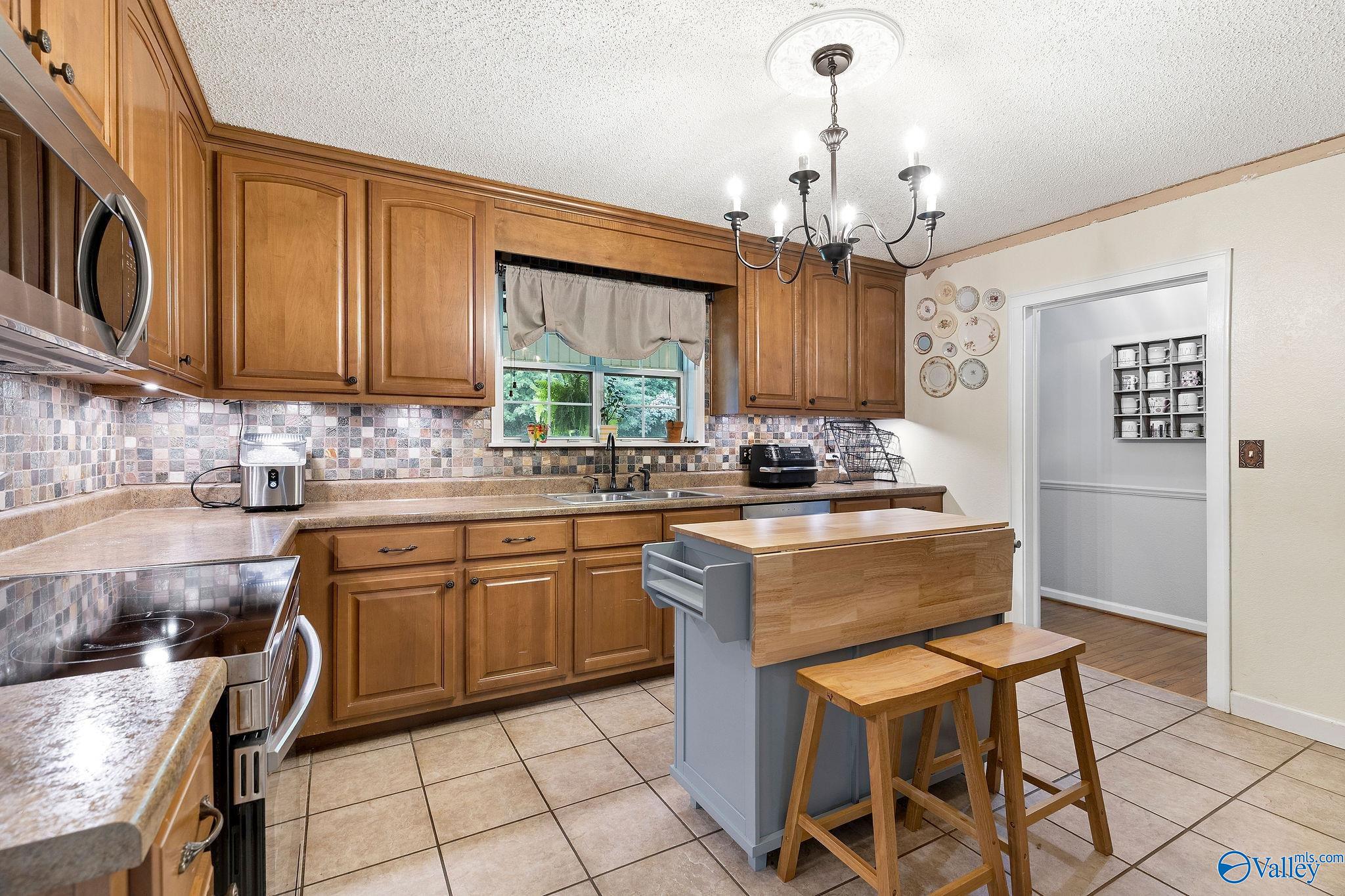 565 Buchanan Road