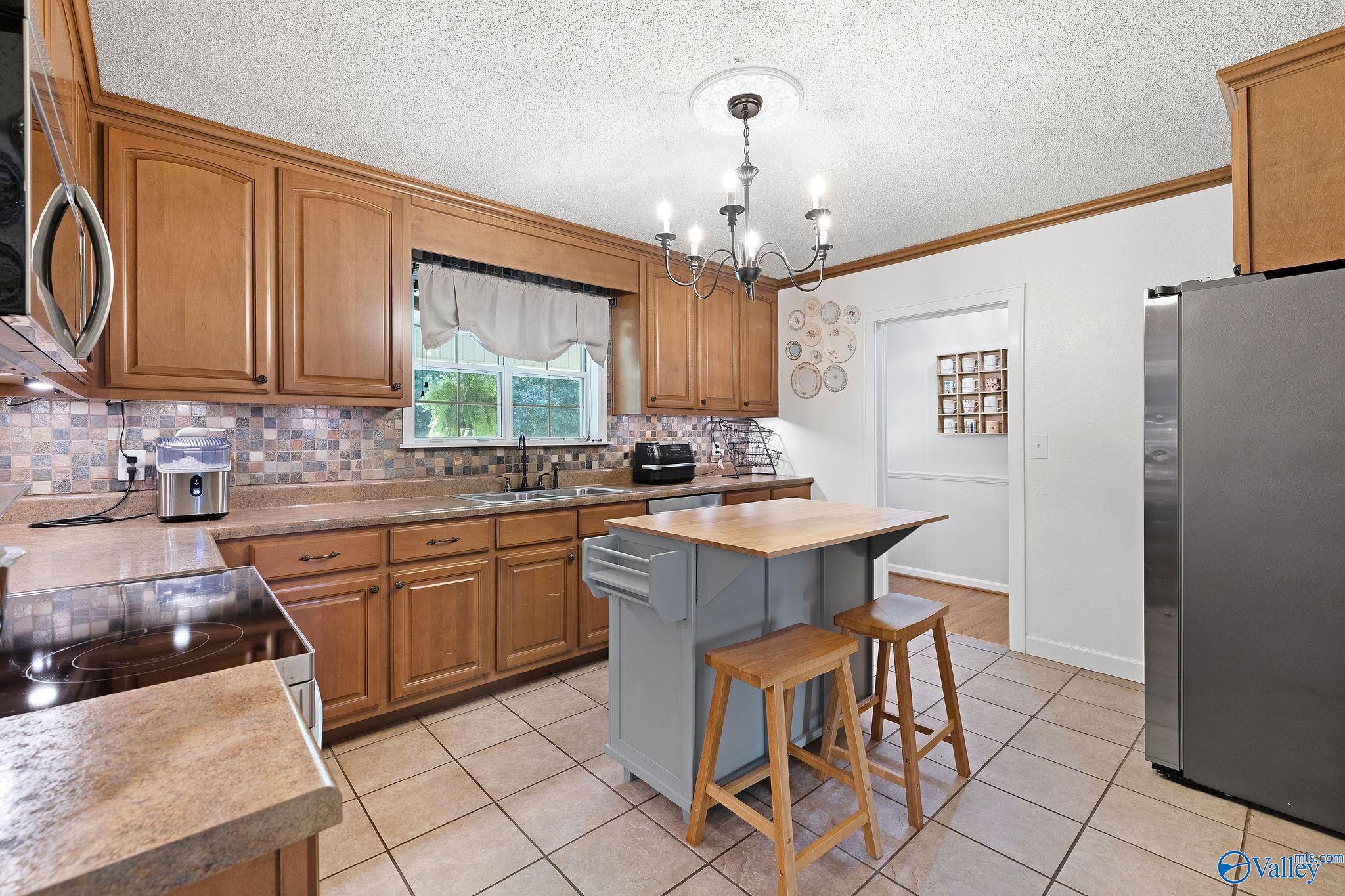 565 Buchanan Road