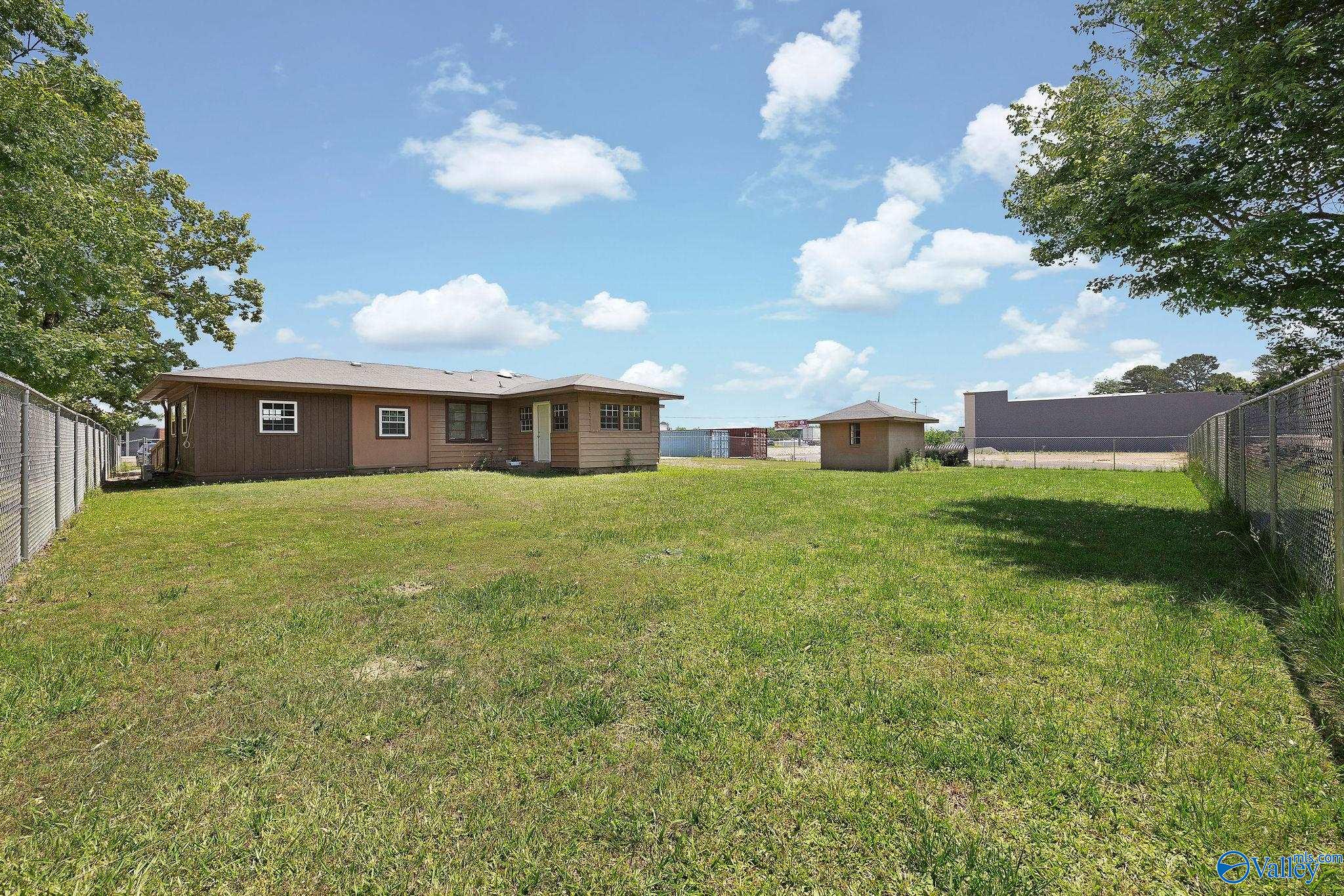 1221 US Highway 431