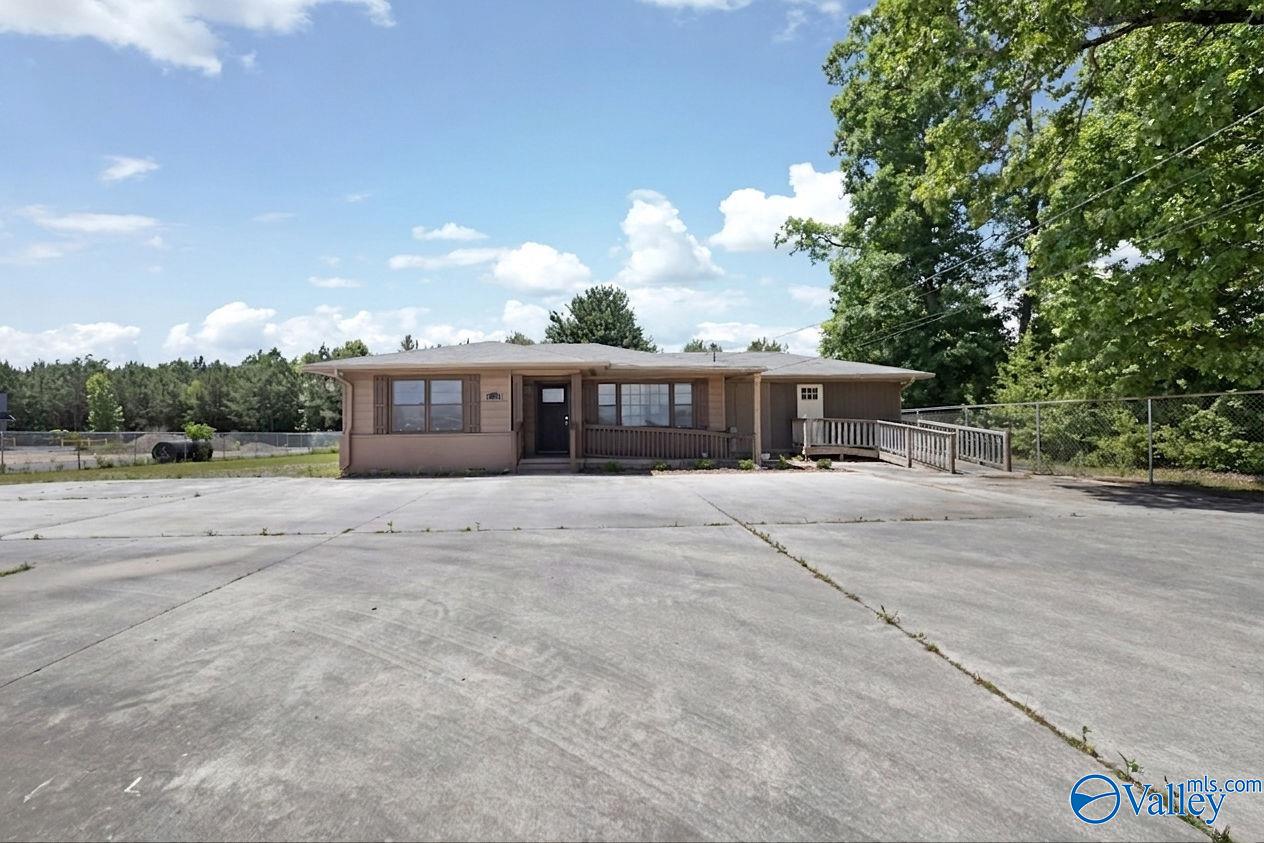 1221 US Highway 431