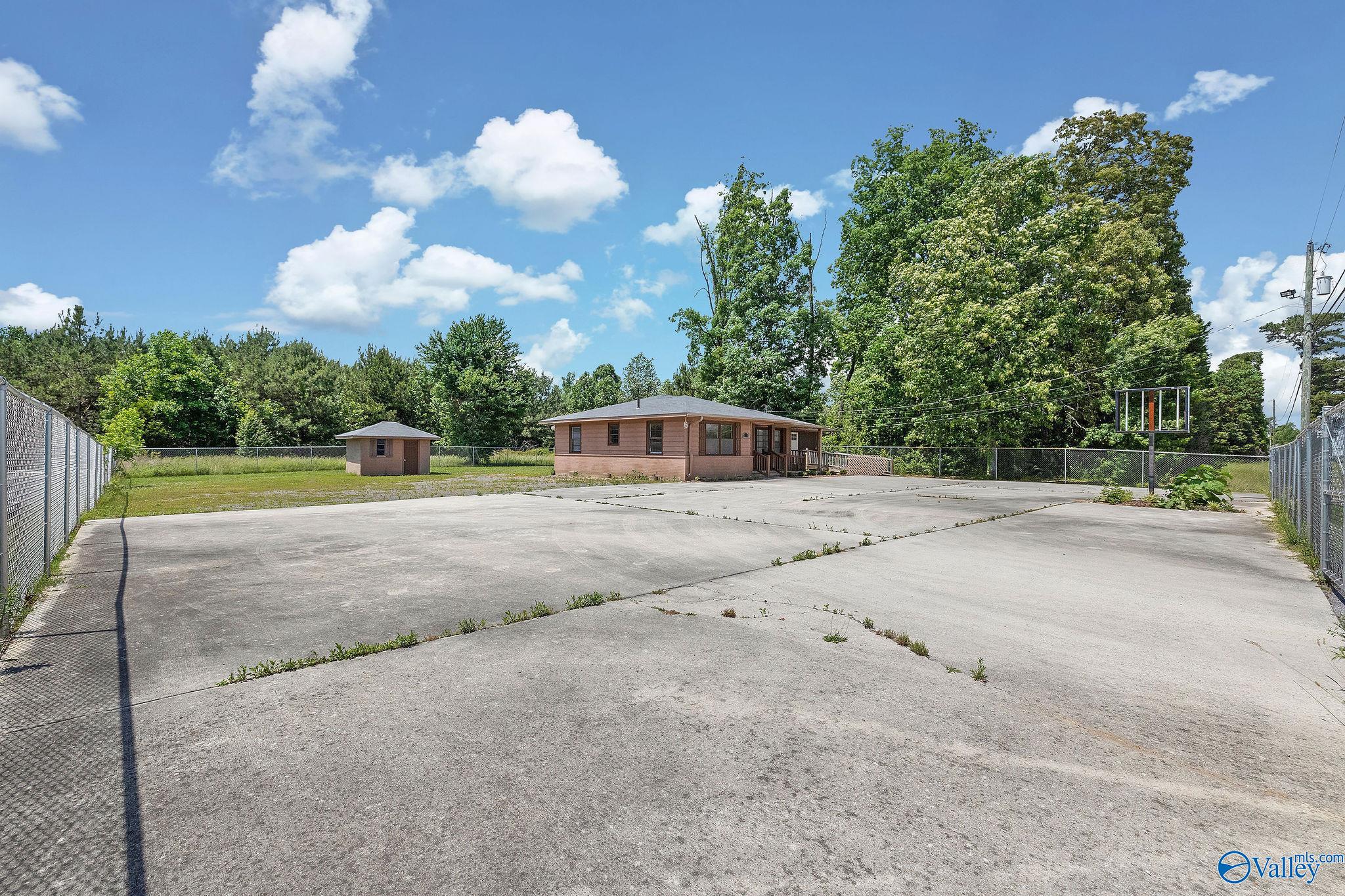 1221 US Highway 431