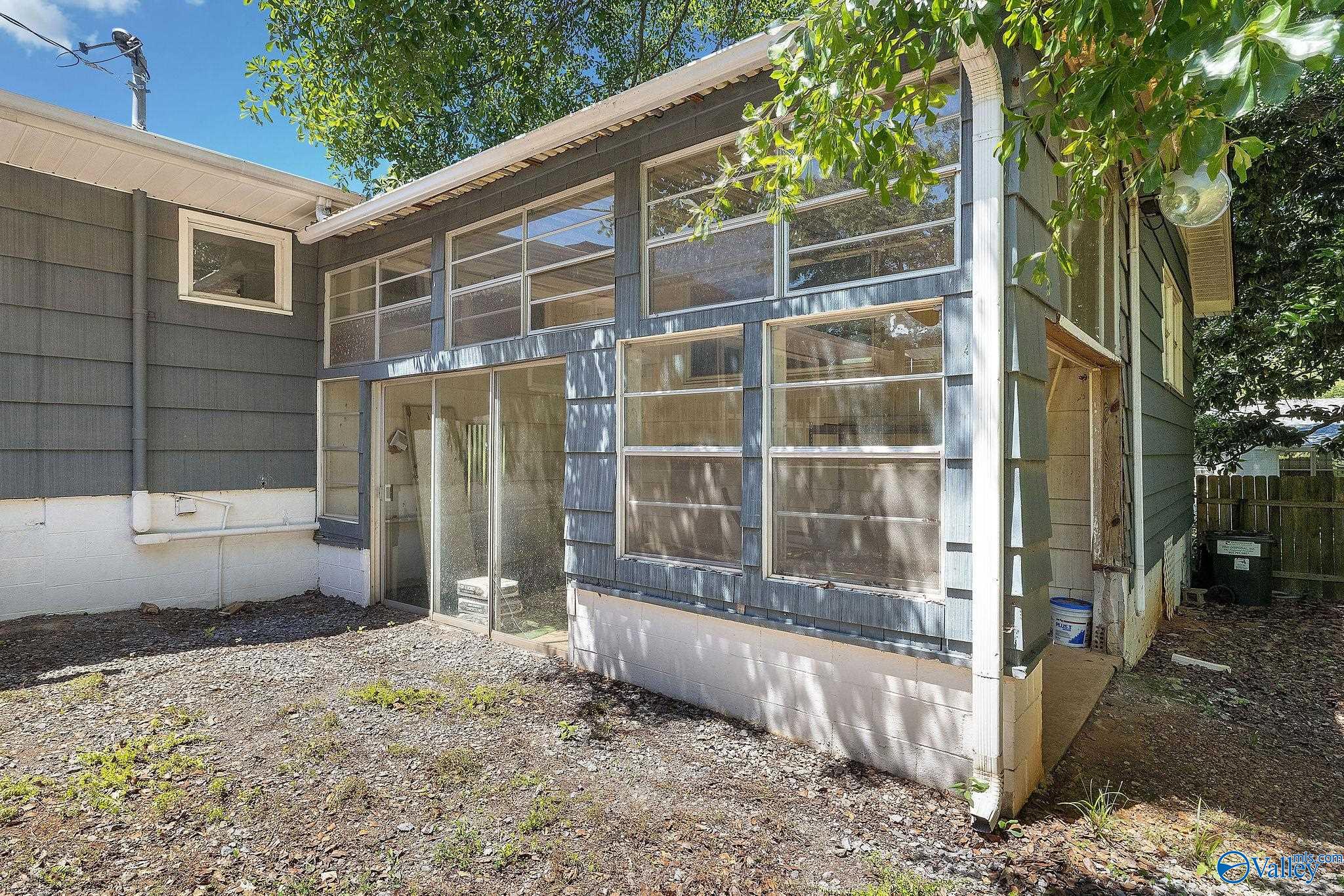 301 Lora Street