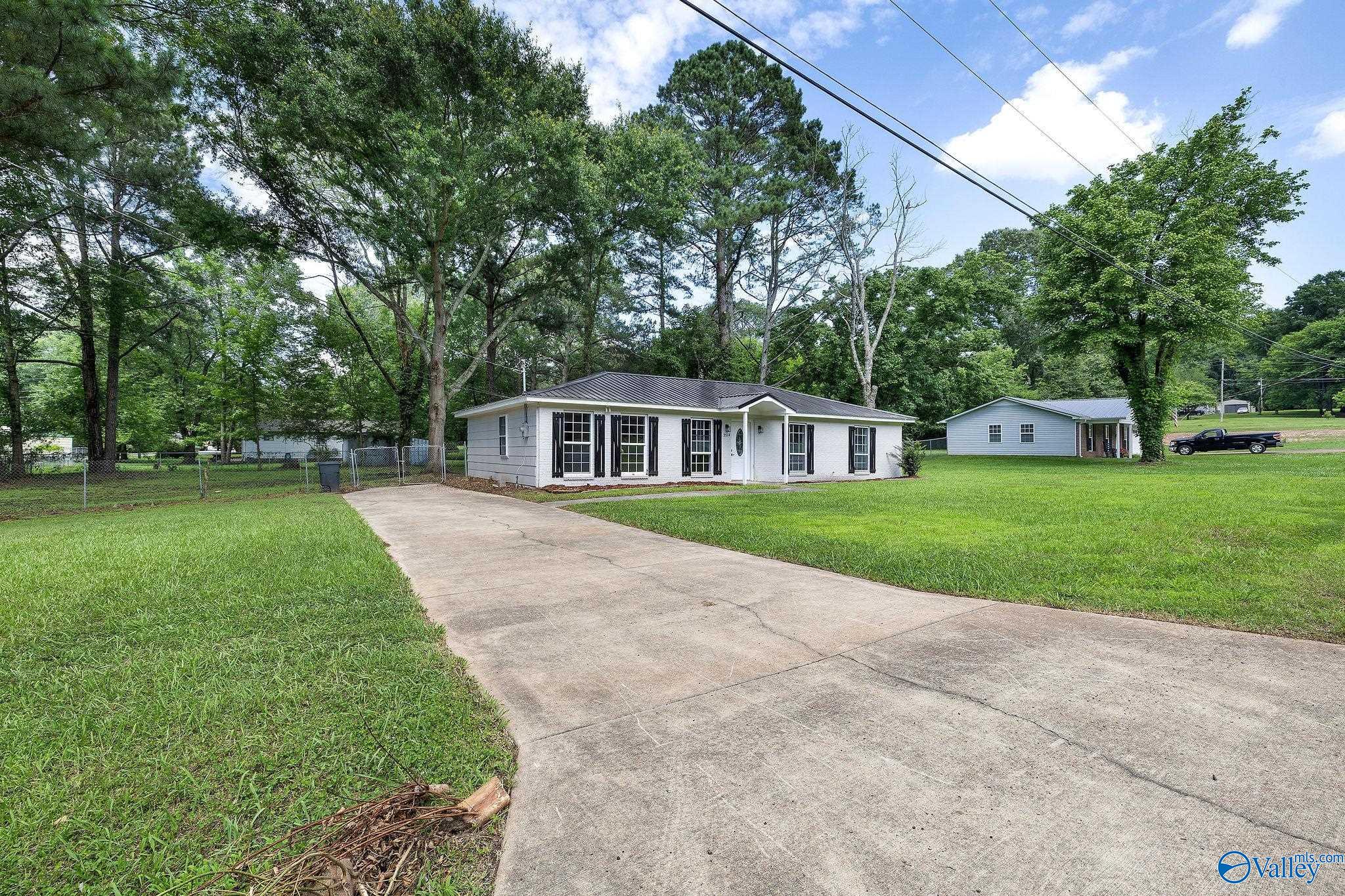 2514 Crockett Circle