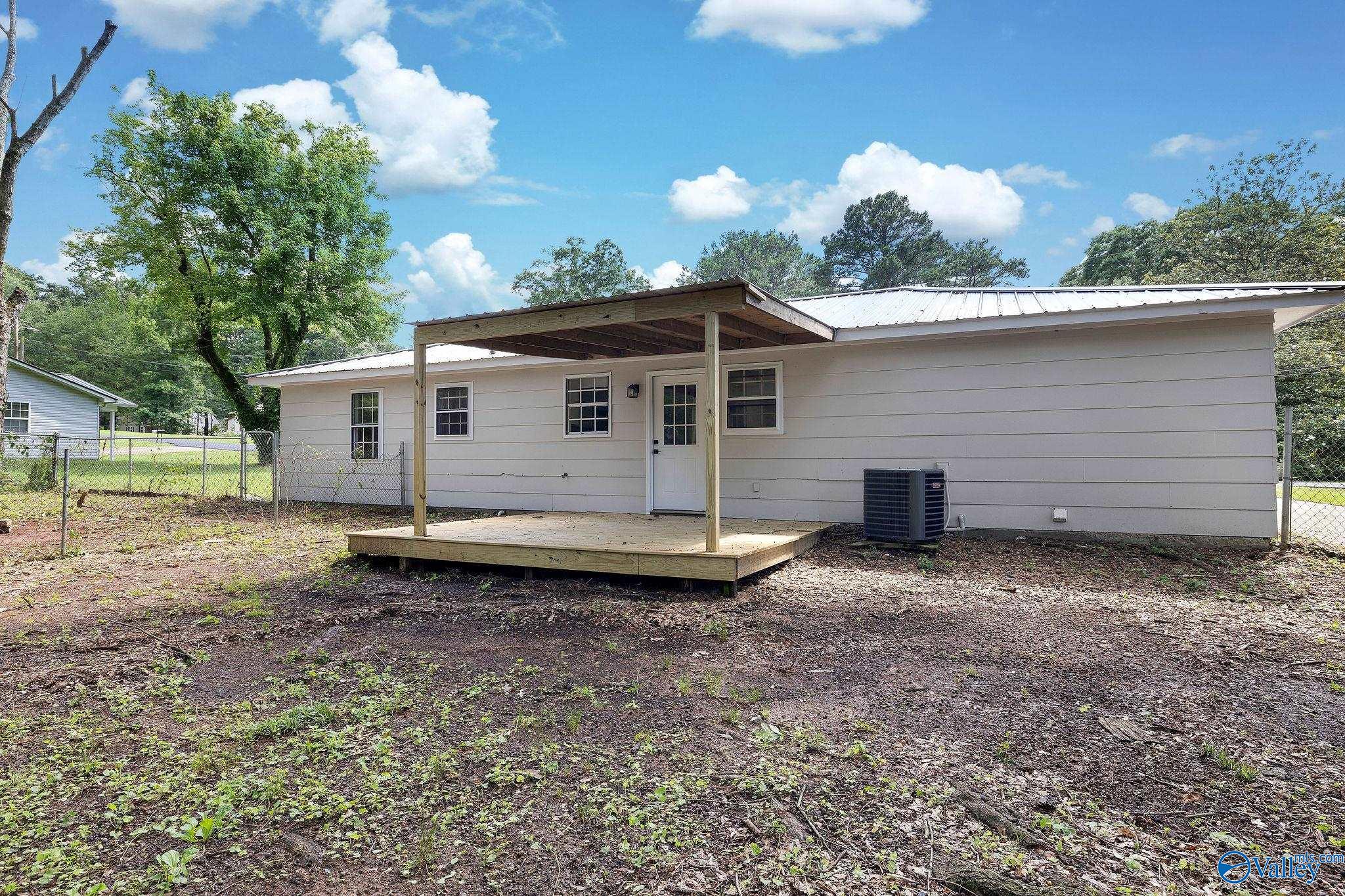 2514 Crockett Circle