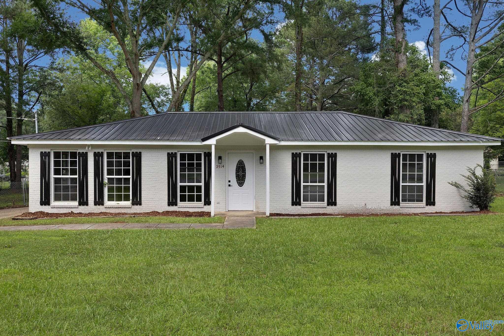 2514 Crockett Circle