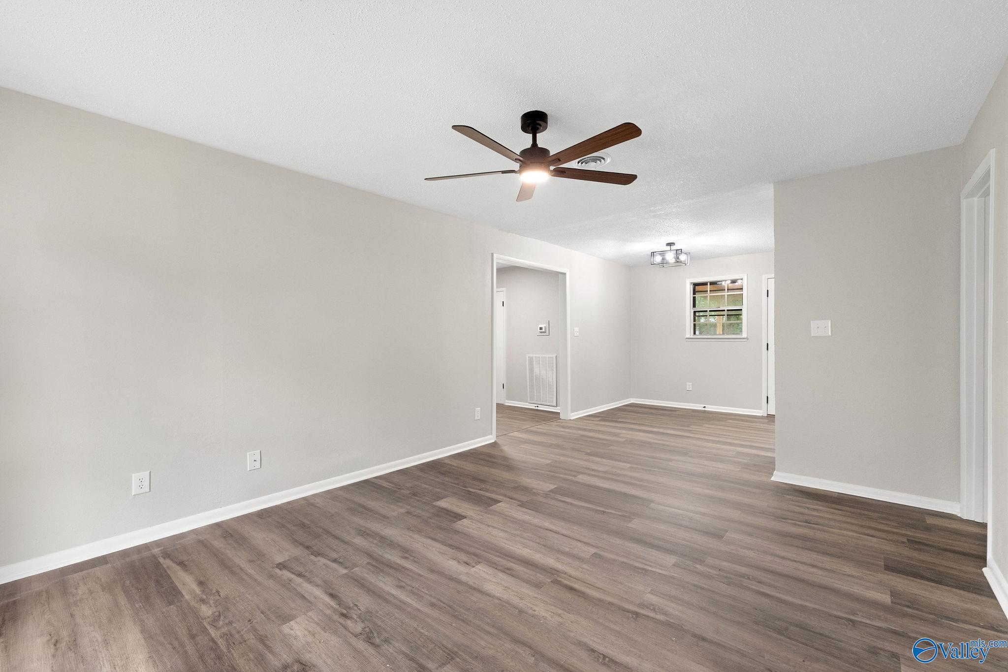 2514 Crockett Circle