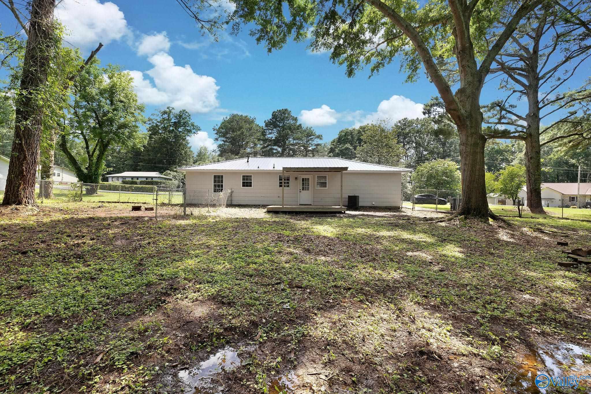 2514 Crockett Circle