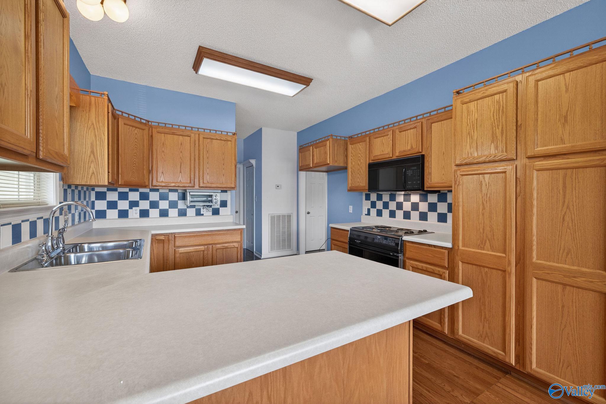 73 Tomahawk Circle
