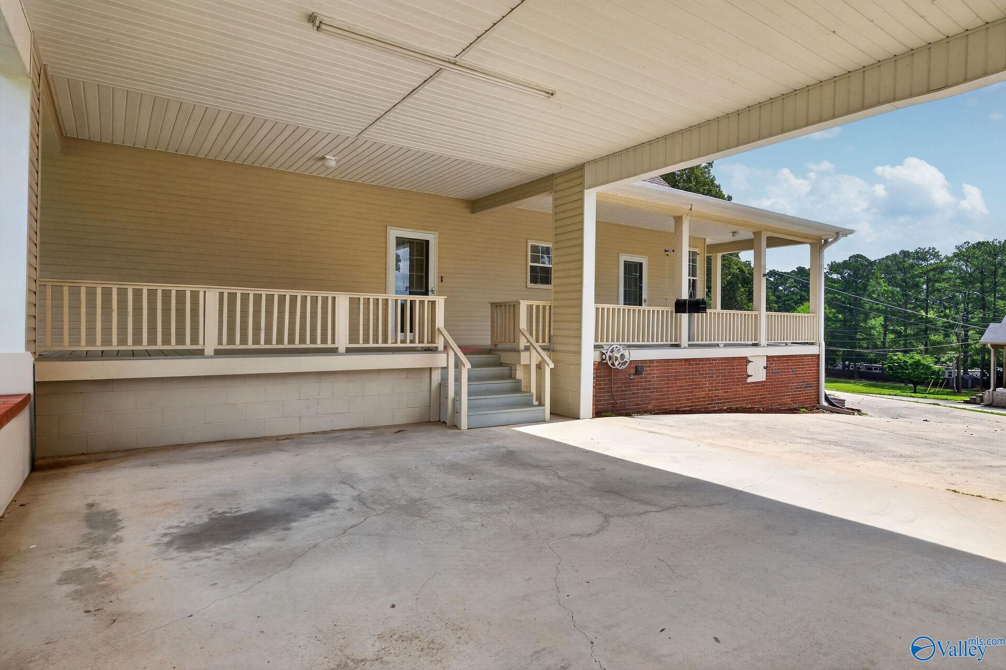 73 Tomahawk Circle