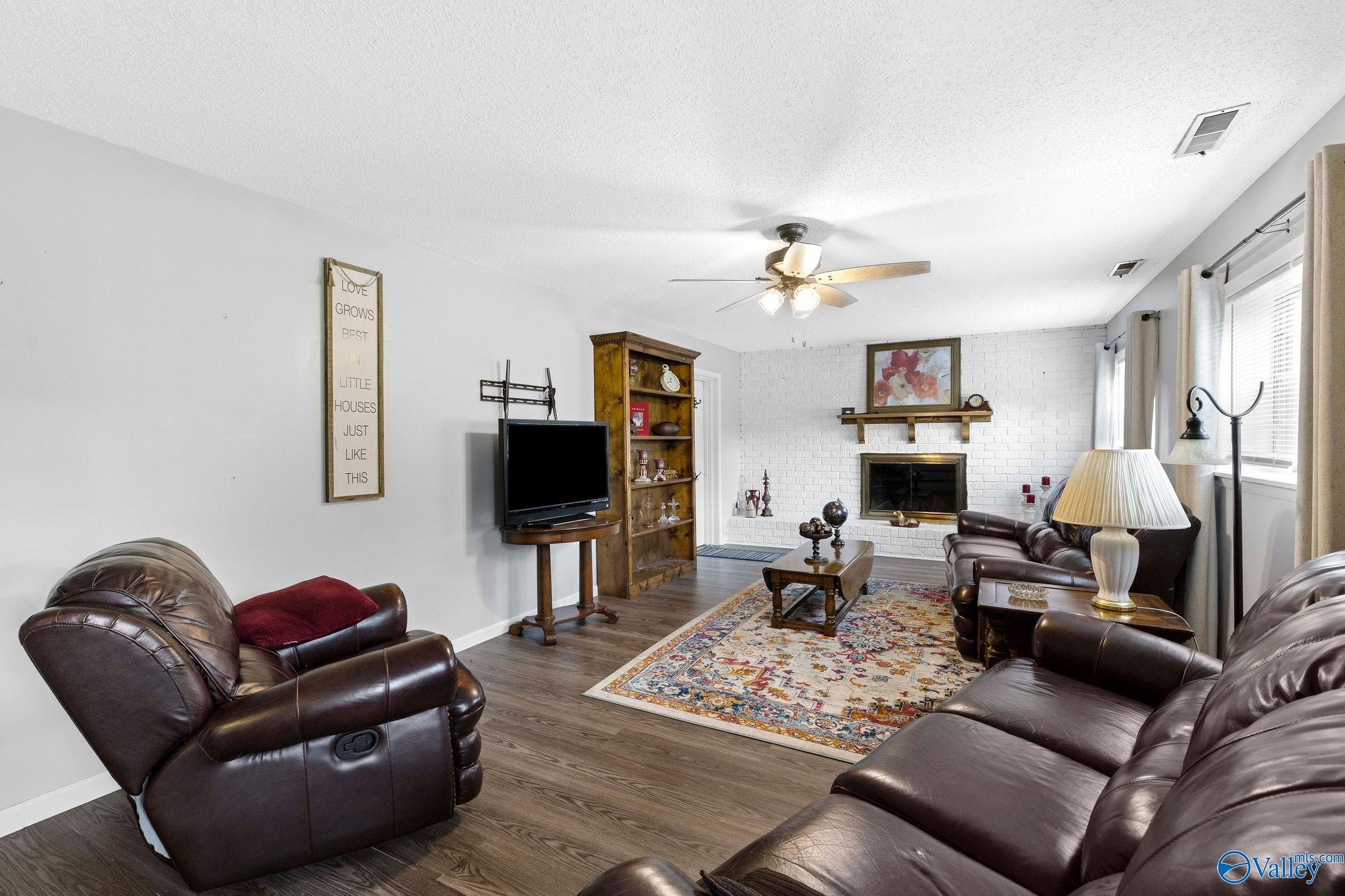 1201 Elm Circle