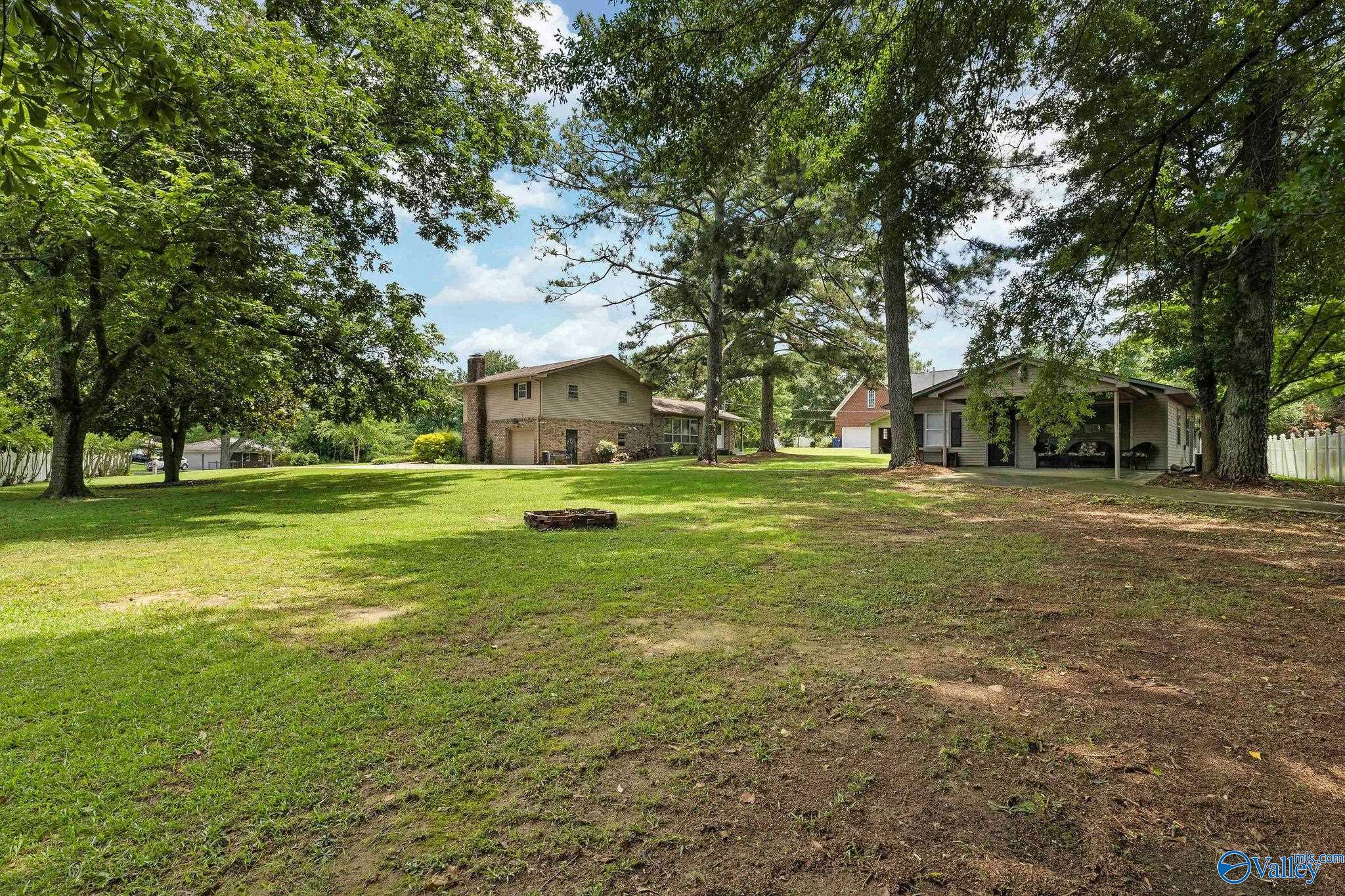 1201 Elm Circle